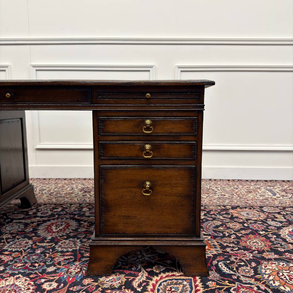 Bureau Chesterfield en cuir vert RAC Classic English