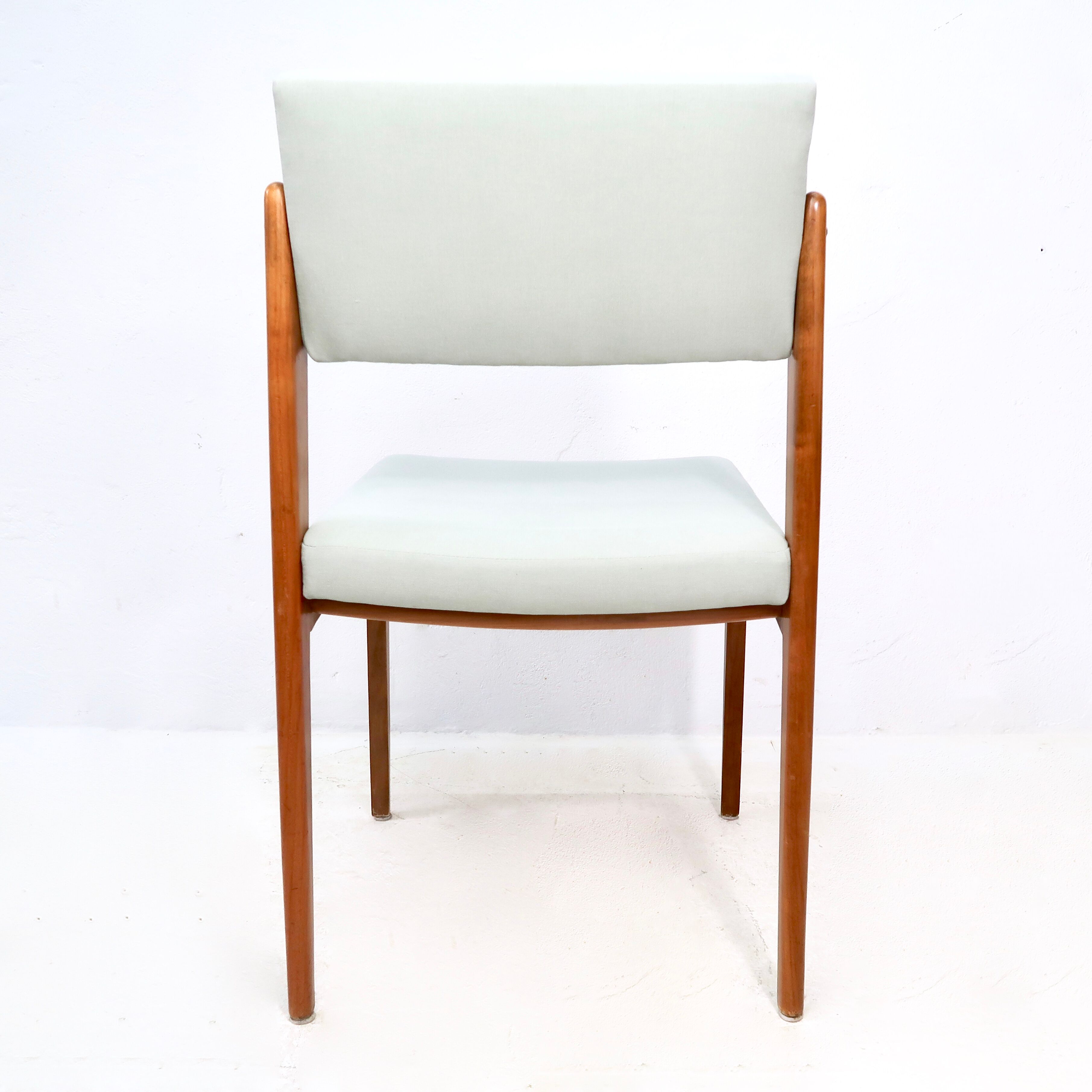 Set of five Dining Chairs by Thonet, 1960s