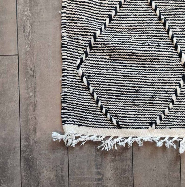 Black zanafi carpet 100x160 cm