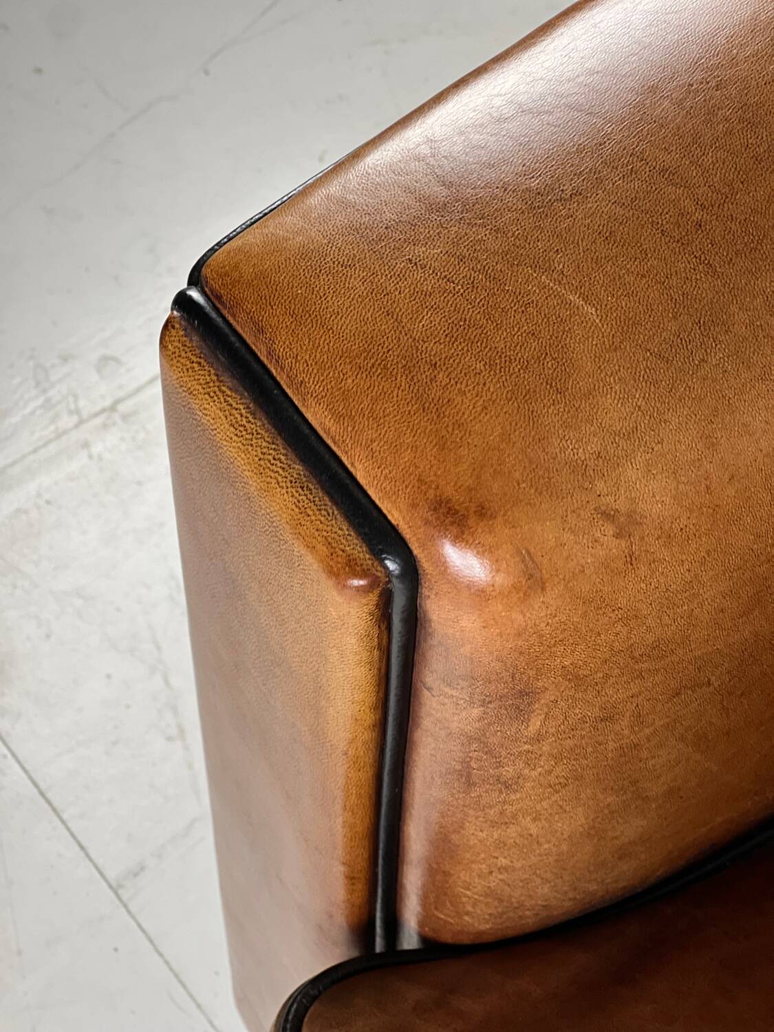 Art deco sofa sheep’s leather