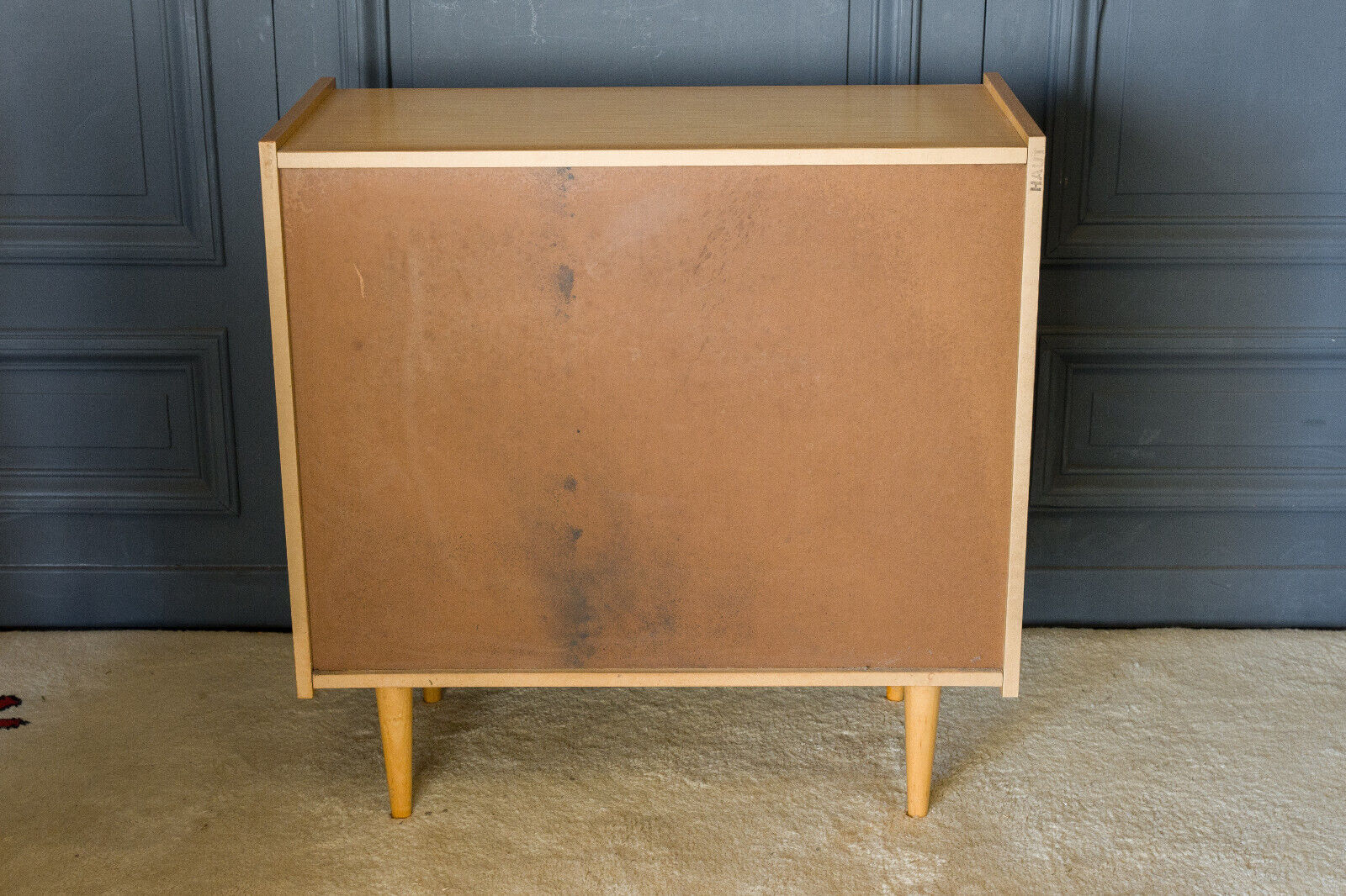 Light wood chest of drawers 4 drawers 1960 Spindle legs