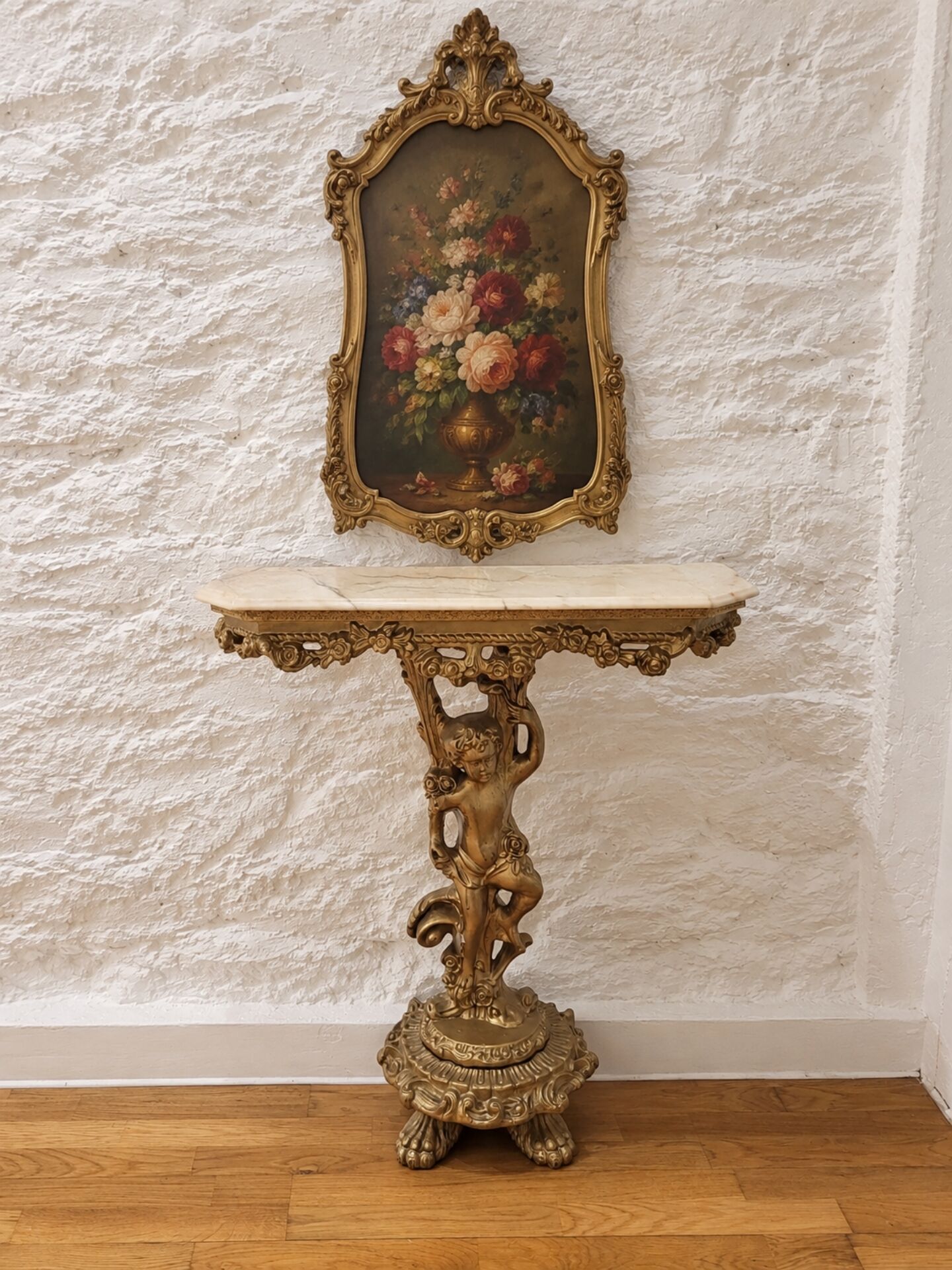 Console antique sculptée chérubin