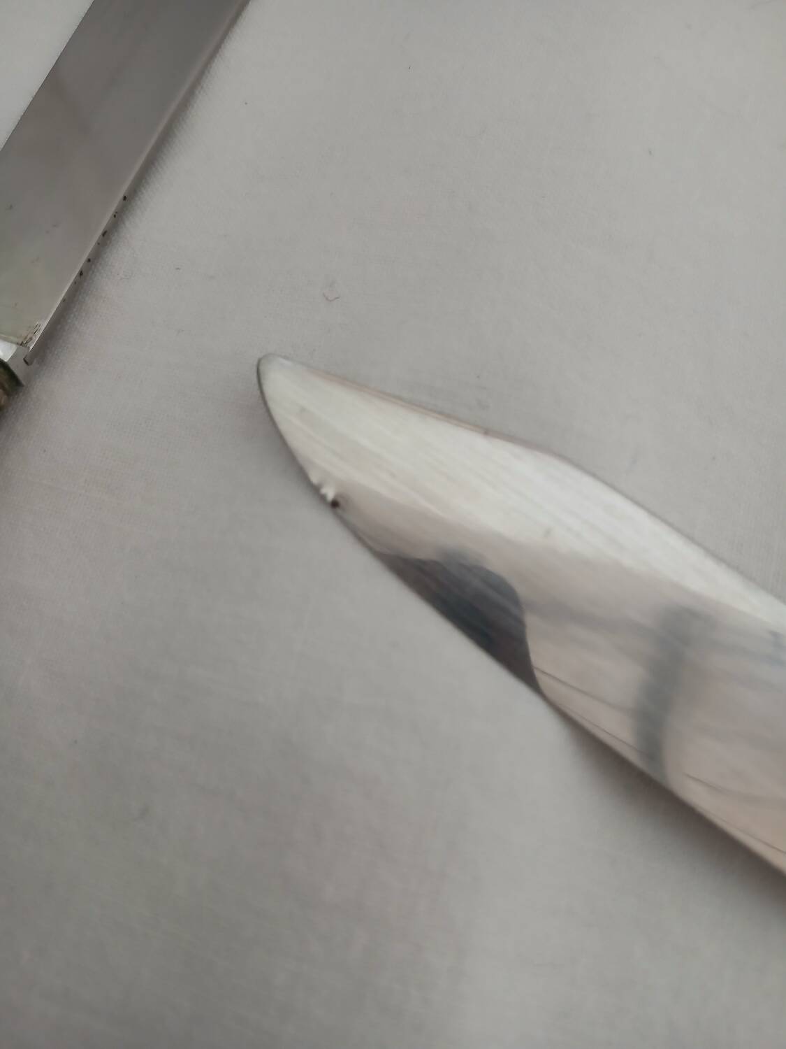 12 couteaux anciens en bakélite + inox