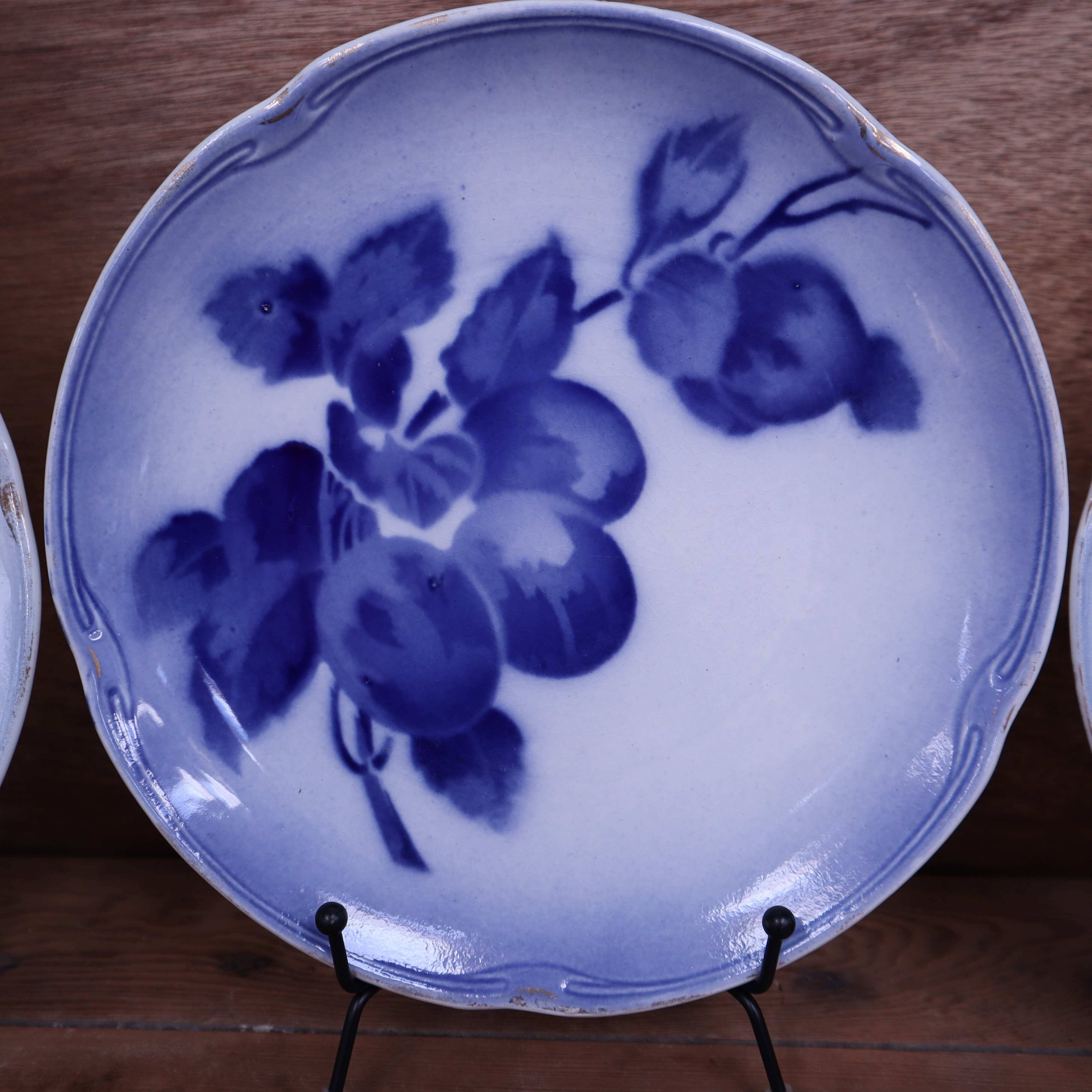 Set of 3 Lunéville K&G Blue flat plates with fruit patterns