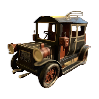 Handcrafted 1917 Ford T Model metal replica