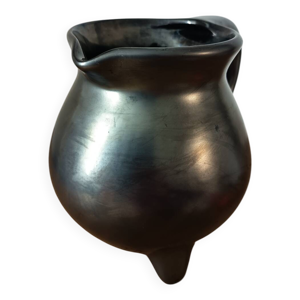 pichet tripode en céramique