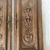 Portes de placard anciennes en bois sculpté