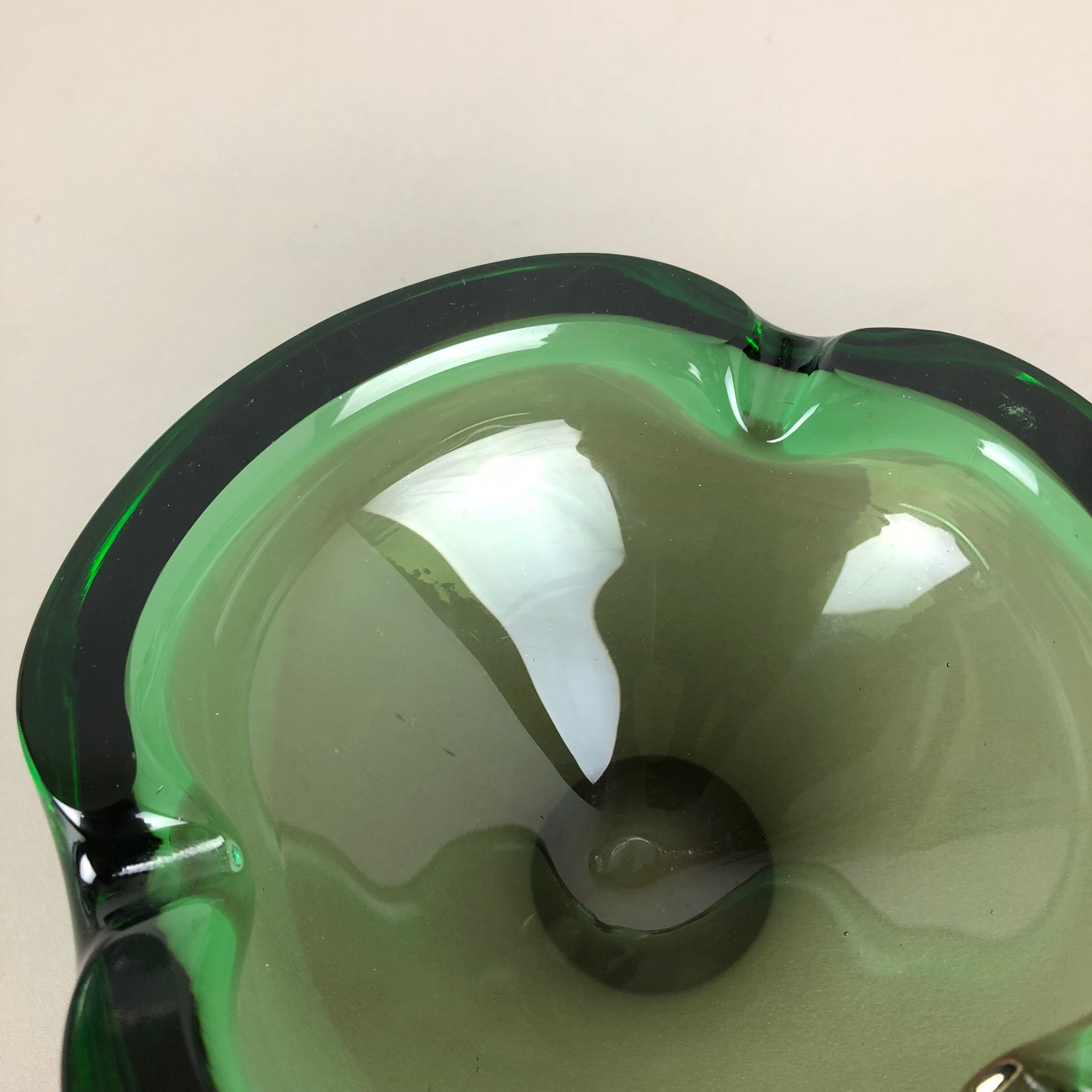 Heavy Murano Glass "Green" Bowl Element Shell Ashtray Murano, Italy, 1970s