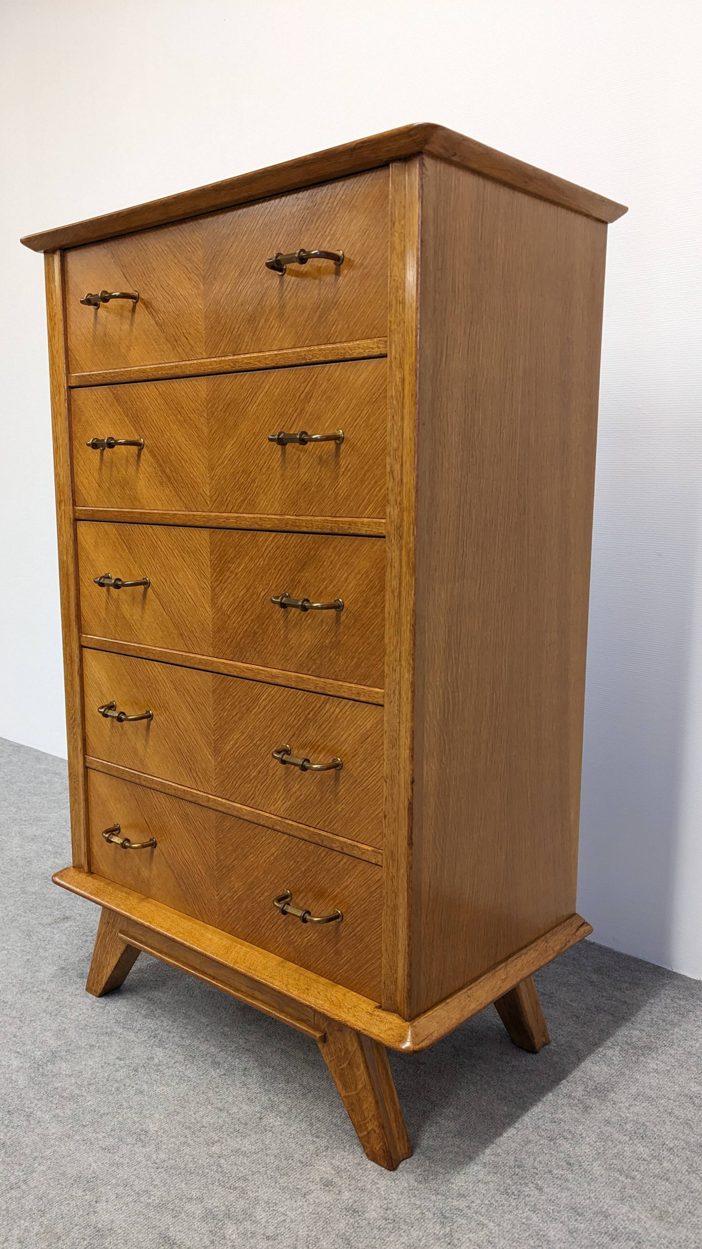 Commode, chiffonnier 5 tiroirs en chêne blond, France vers 1950