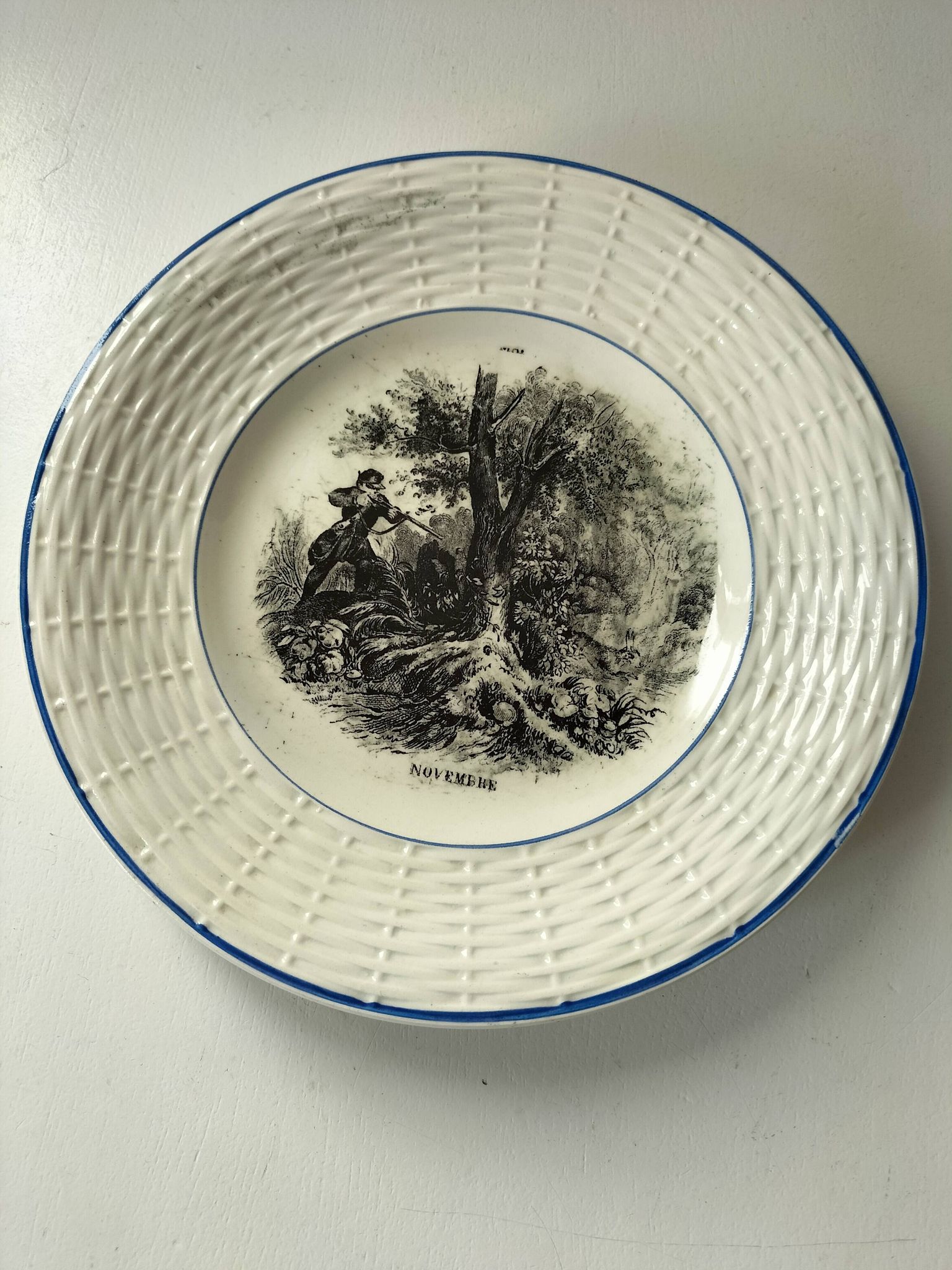 Complete set of 12 plates Digoin Sarreguemines – The 12 months (1900-1920)