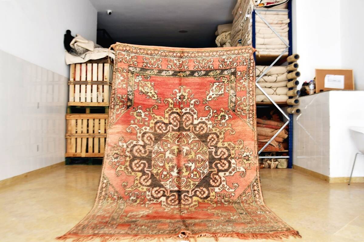 Moroccan Berber rug Boujaad vintage 250 x 160 cm Excellent condition