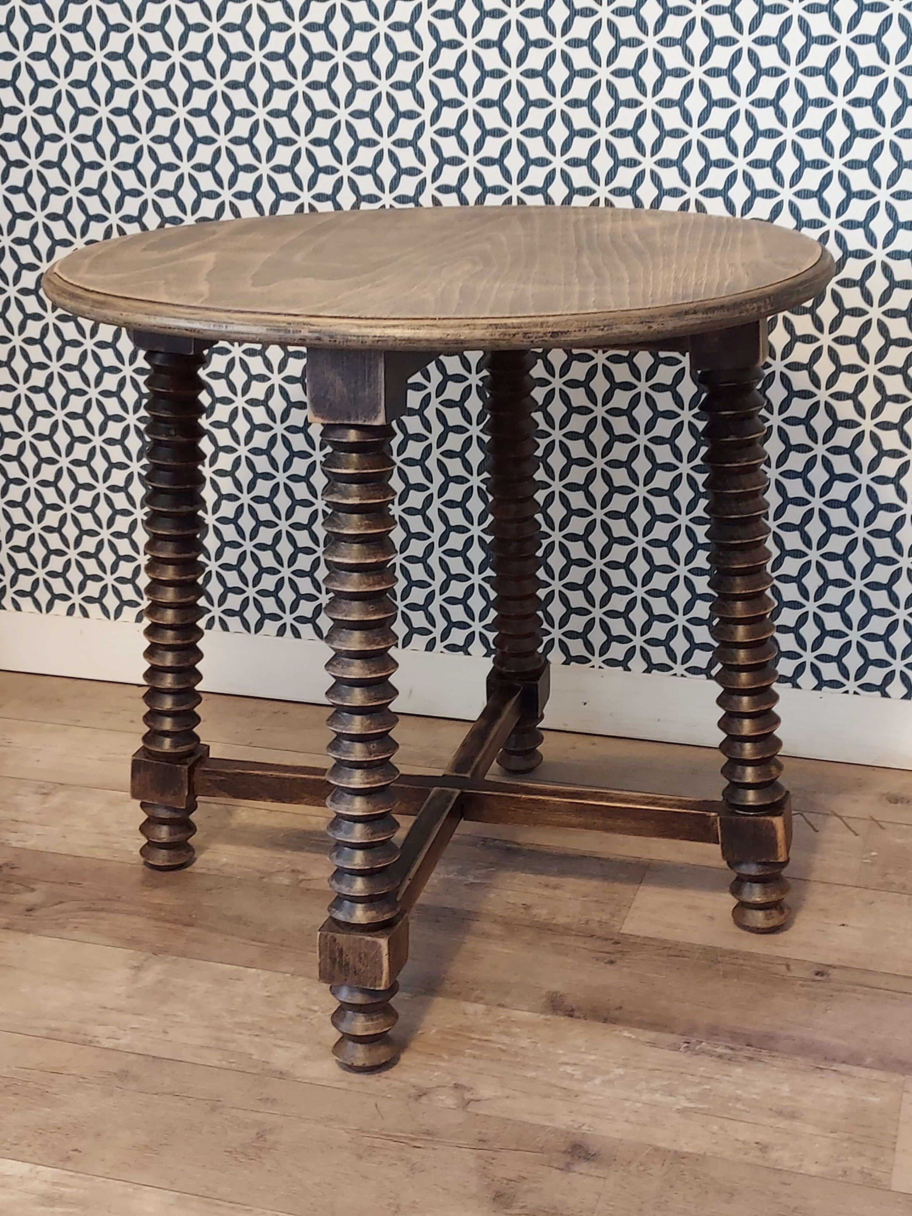 Side table turned wooden legs