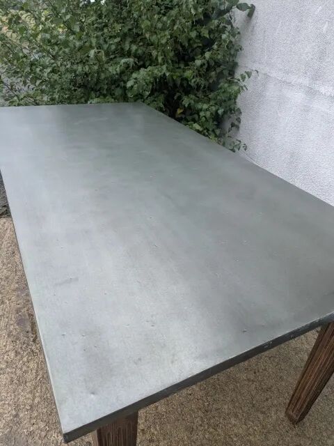 Grande table dessus zinc