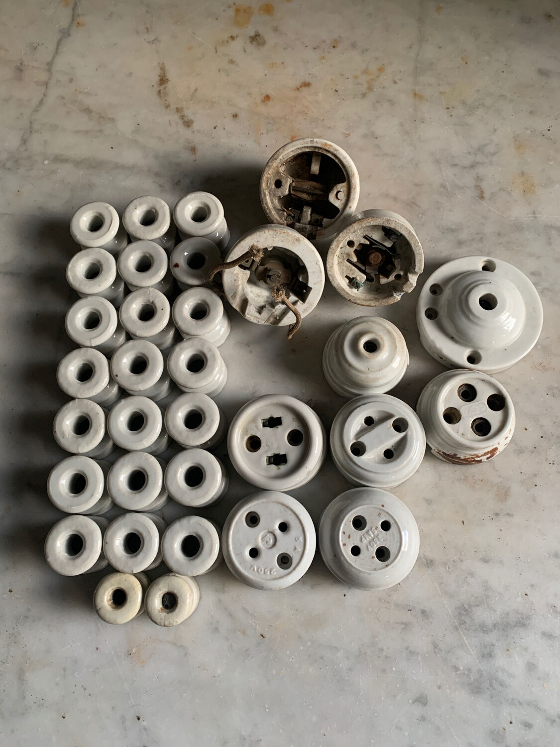 Set of 3 switches + porcelain electrical elements