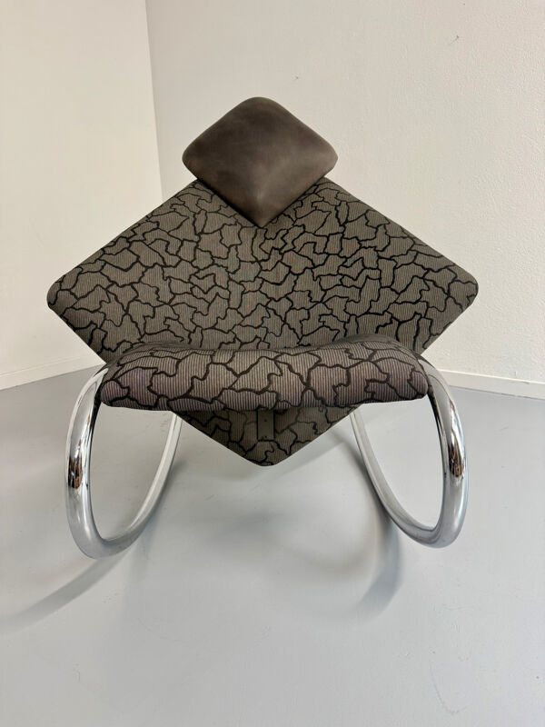 Fauteuil rocking-chair tissu et métal design français des années 70/80