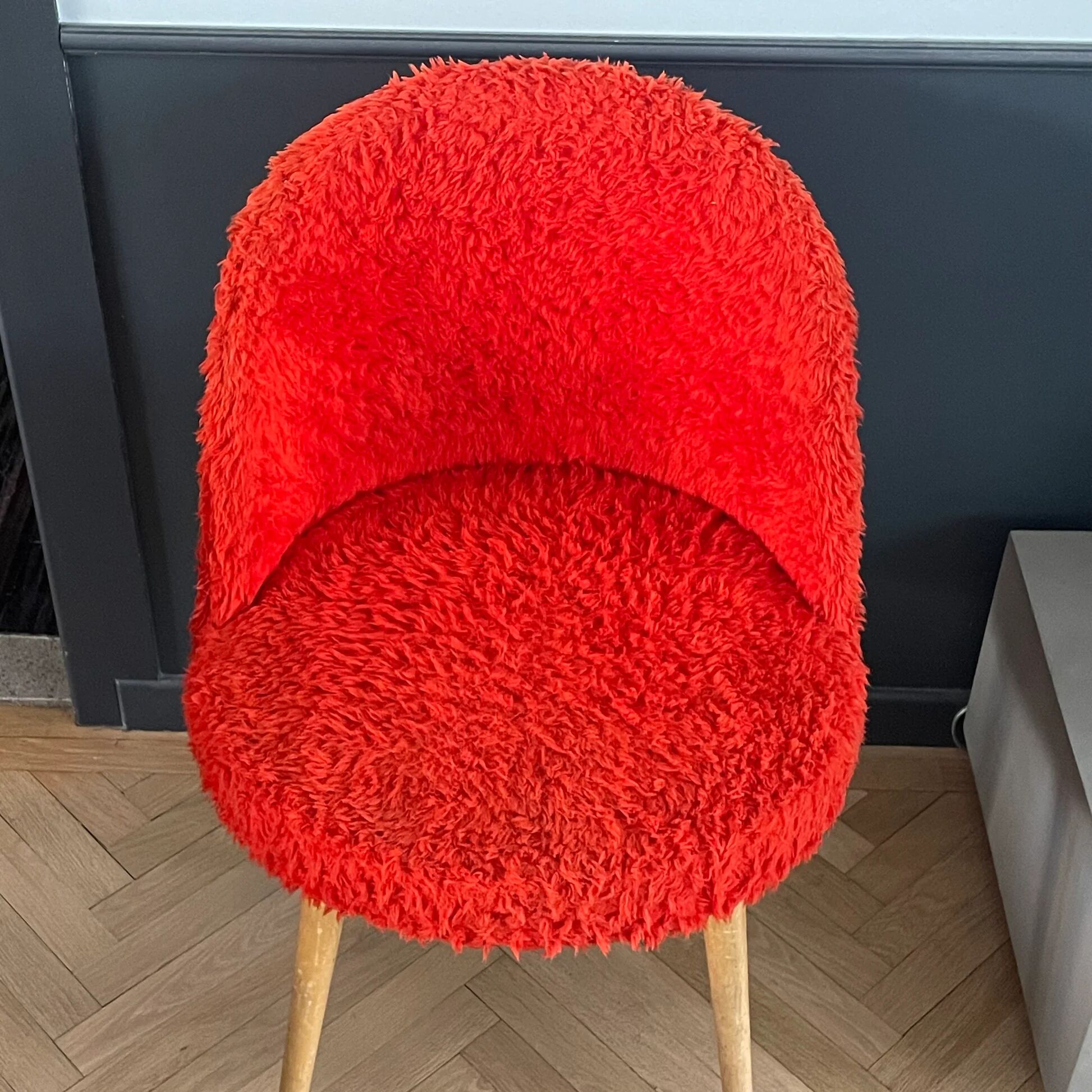 Chaise moumoute orange vintage