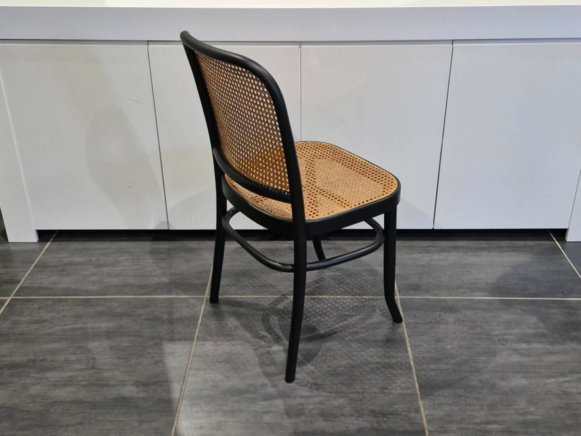Lot de 4 chaises n°811 d’après Hoffmann, années 1990
