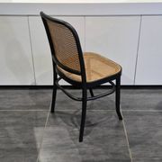 Lot de 4 chaises n°811 d’après Hoffmann, années 1990