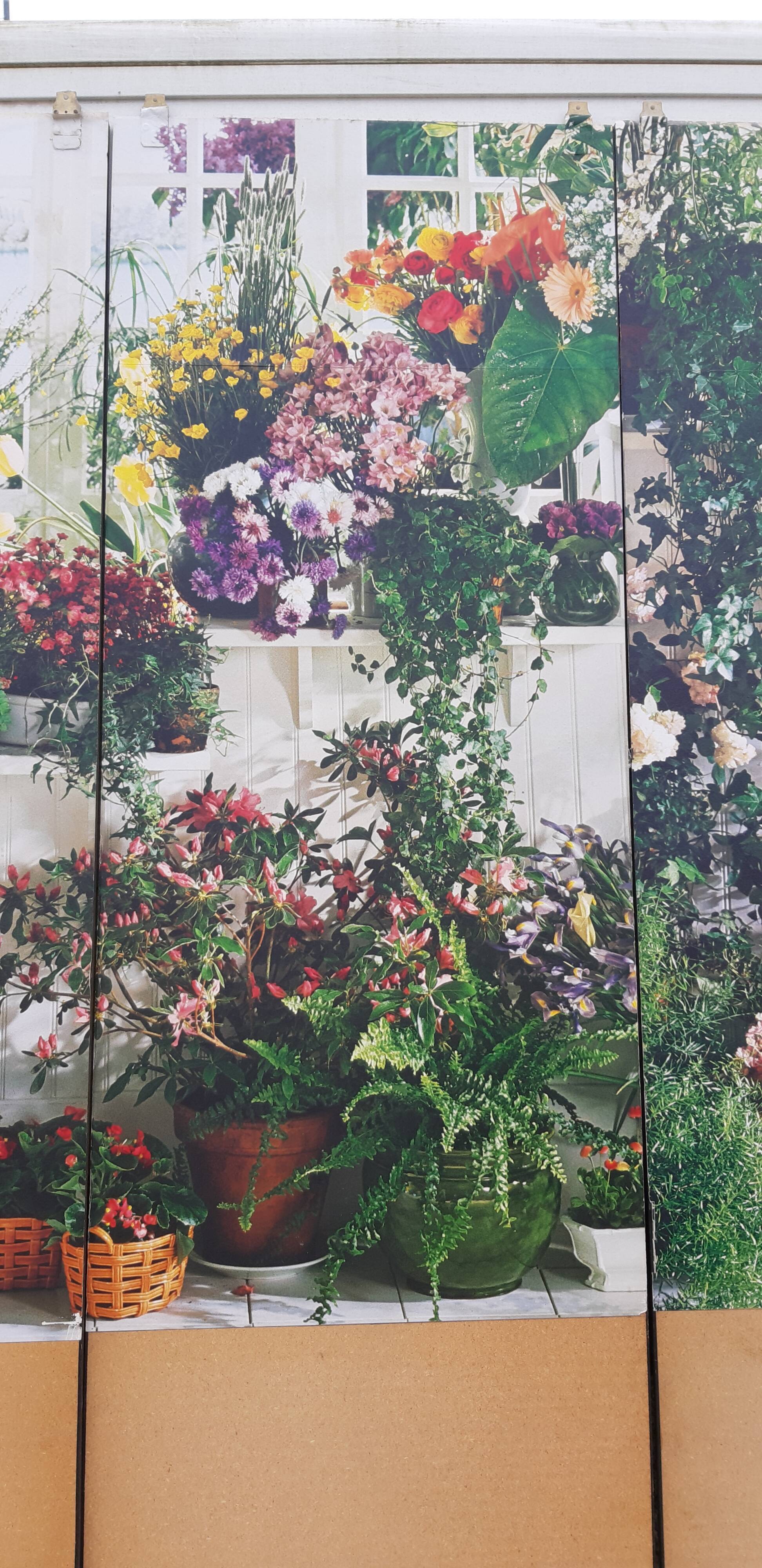 3 sliding panels printed on paper