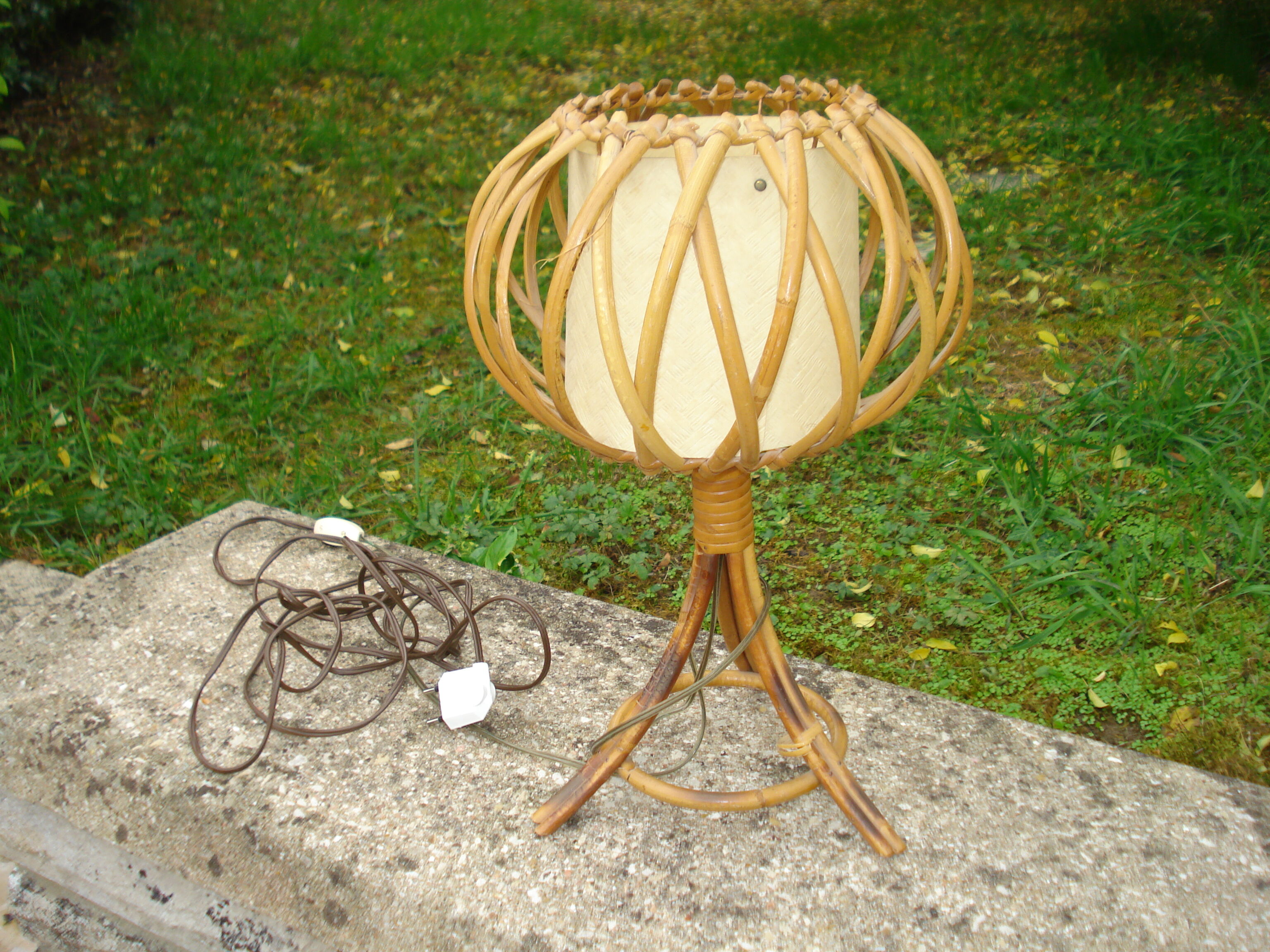 Rattan tripods lamp 1970