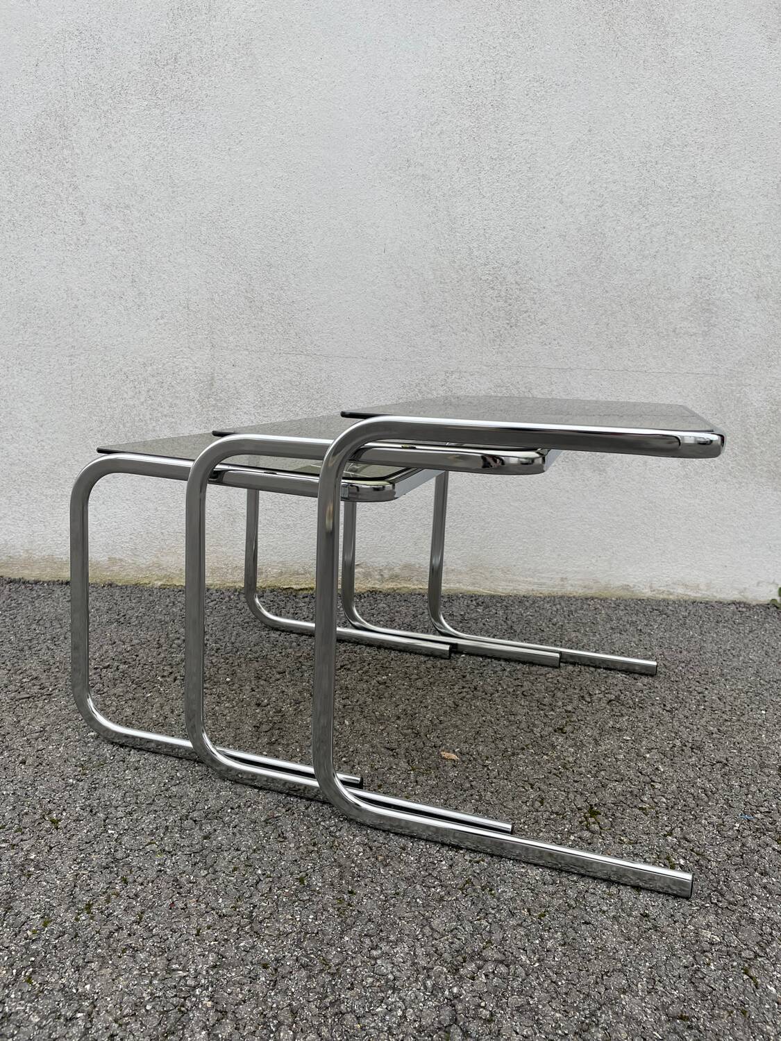 Nesting coffee tables 1970