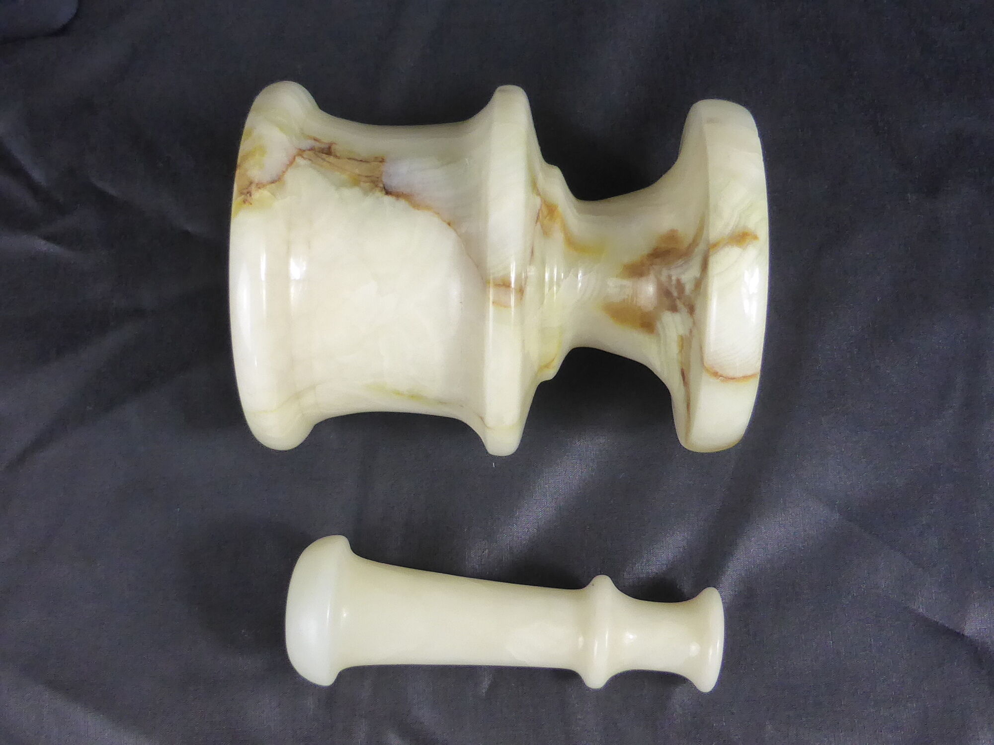 Mortar and pestle in off-white onyx marble+orange veins-Height 10,5cm