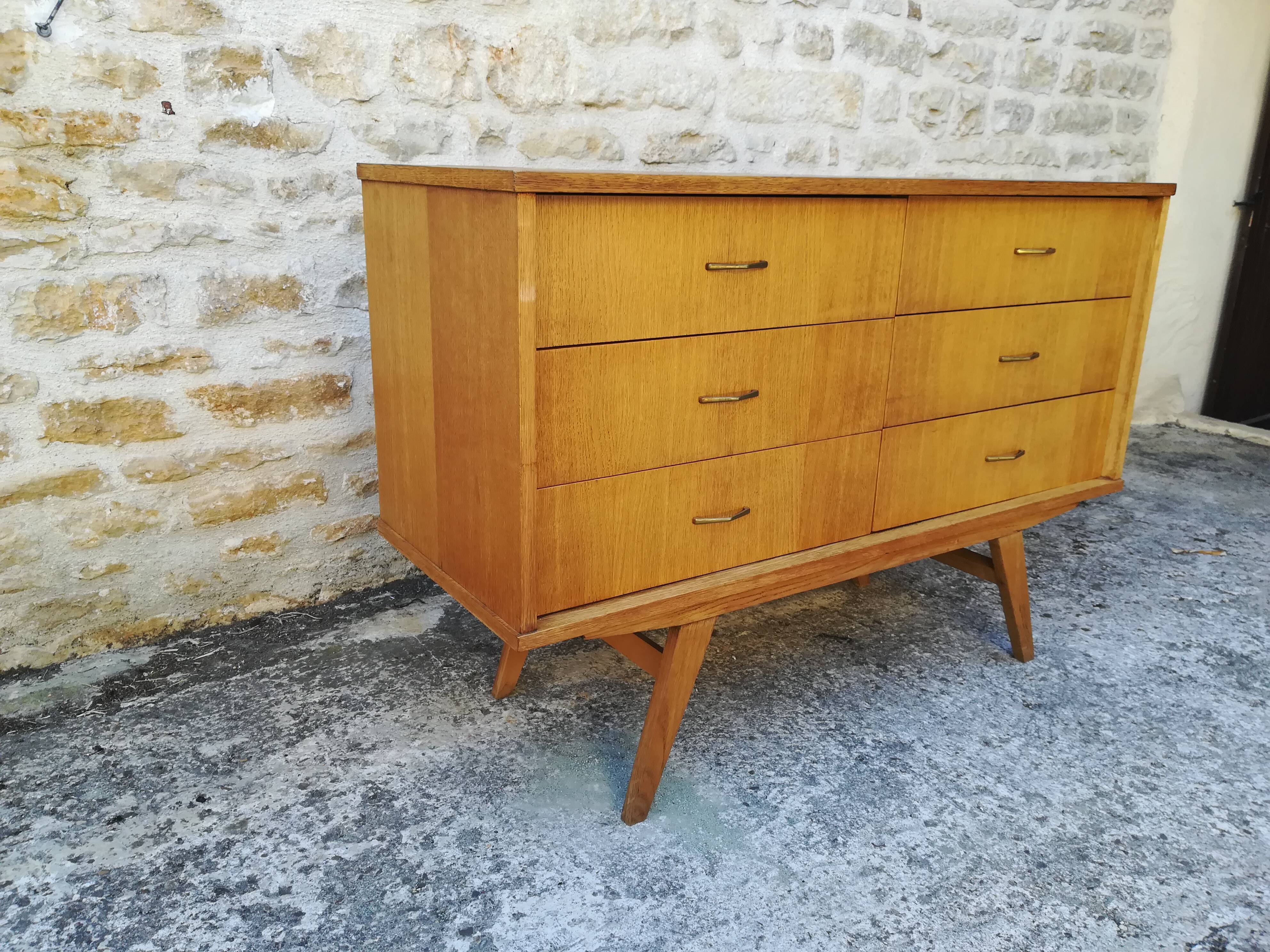 Six-drawer chest of drawers