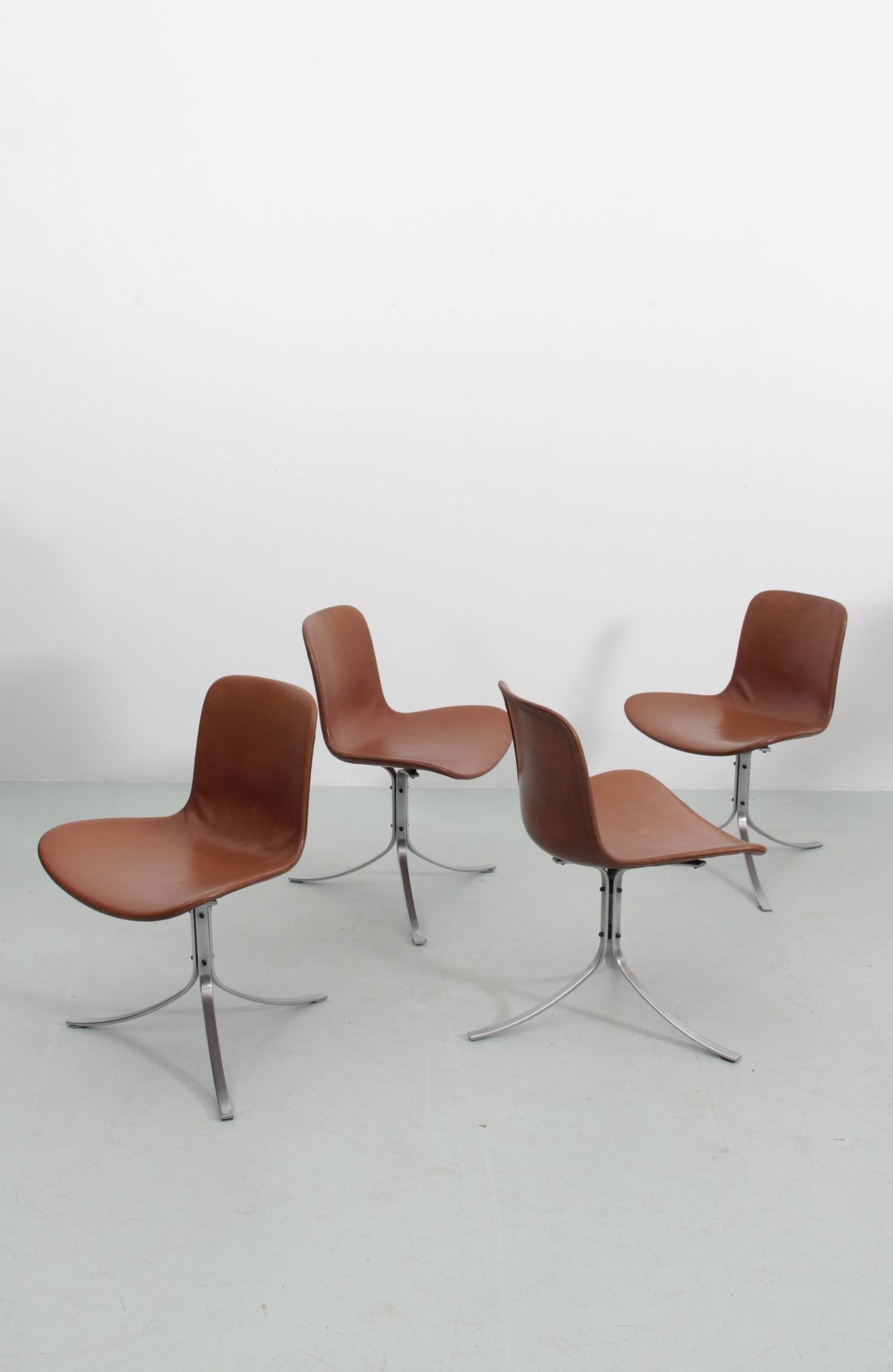 Set of 4 Scandinavian chairs model PK9 original edition K. Christiansen