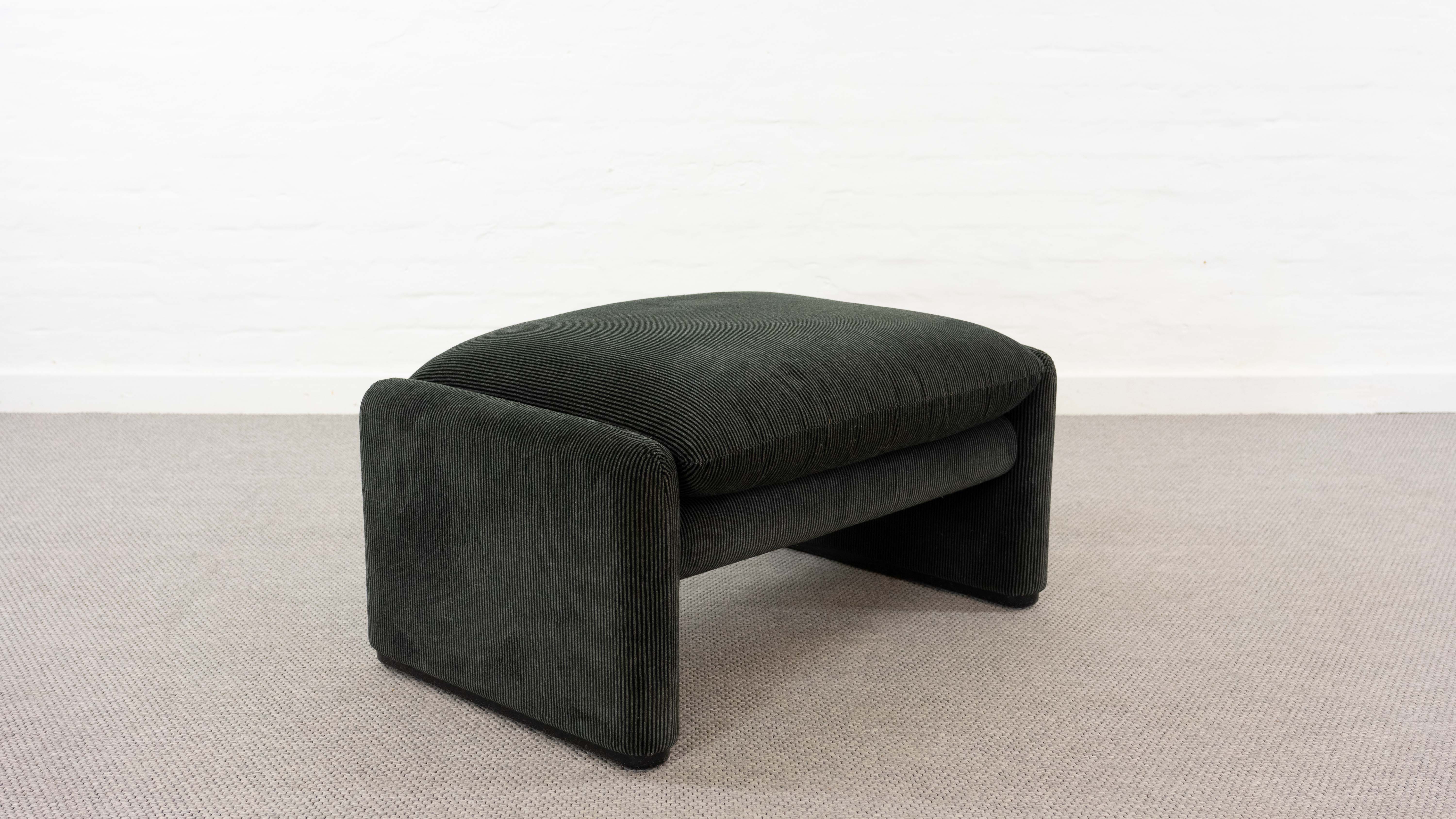 2-seater sofa & footstool maralunga by Vico Magistretti, Cassina