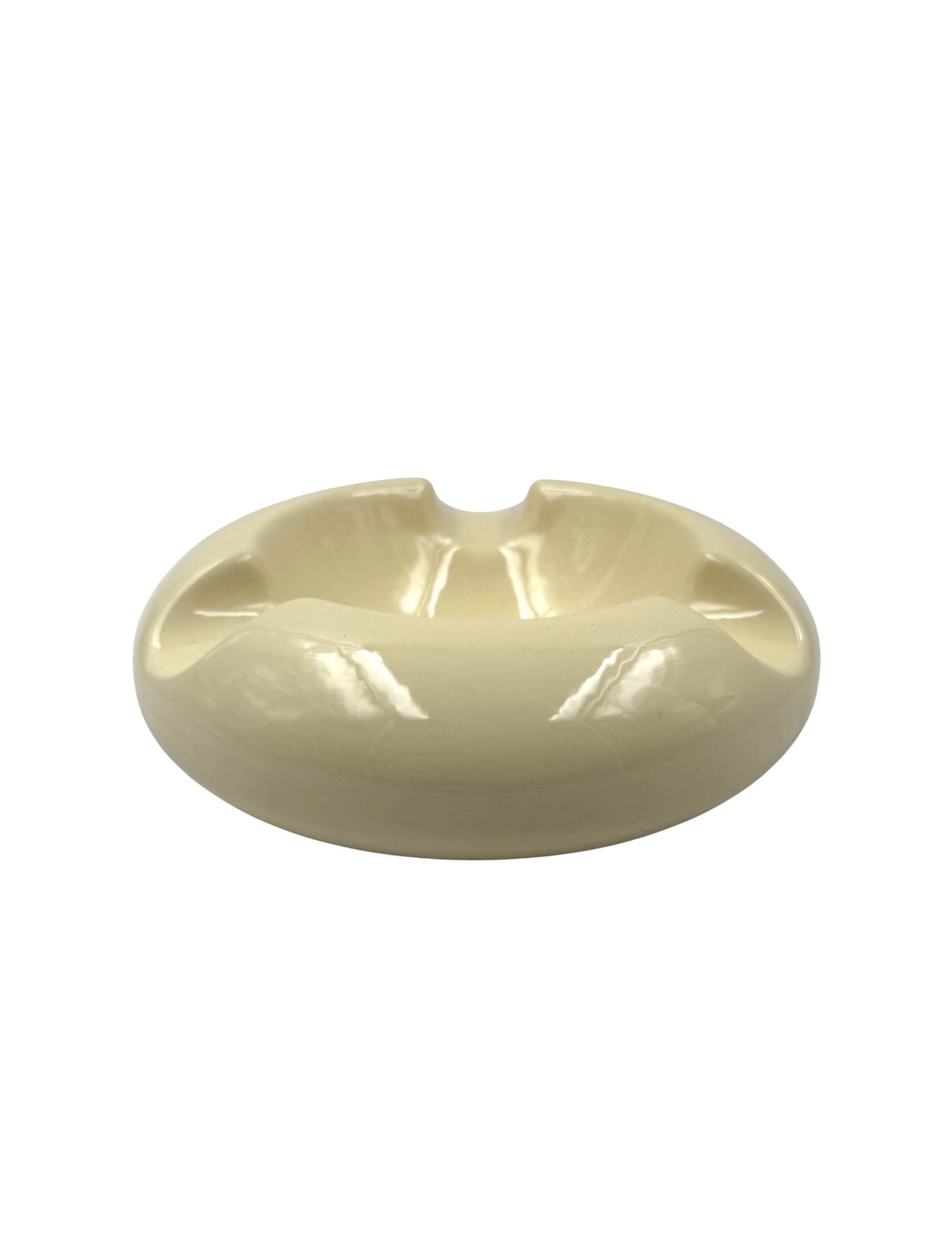 Space age cream ceramic ashtray, Sicart Italy 1970s