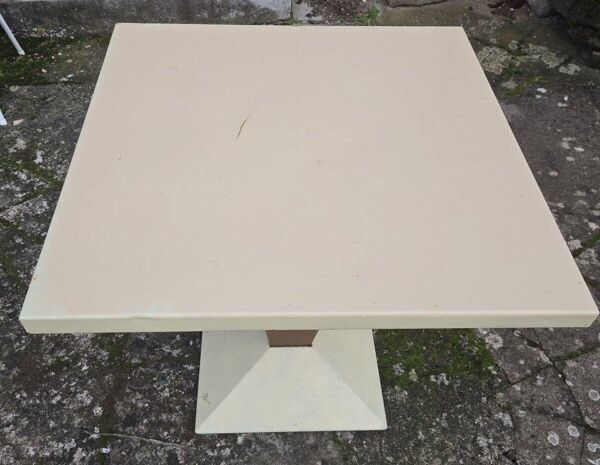 Table Tolix en fer / design piètement central – 80 x 80 x 80 cm / XXeme