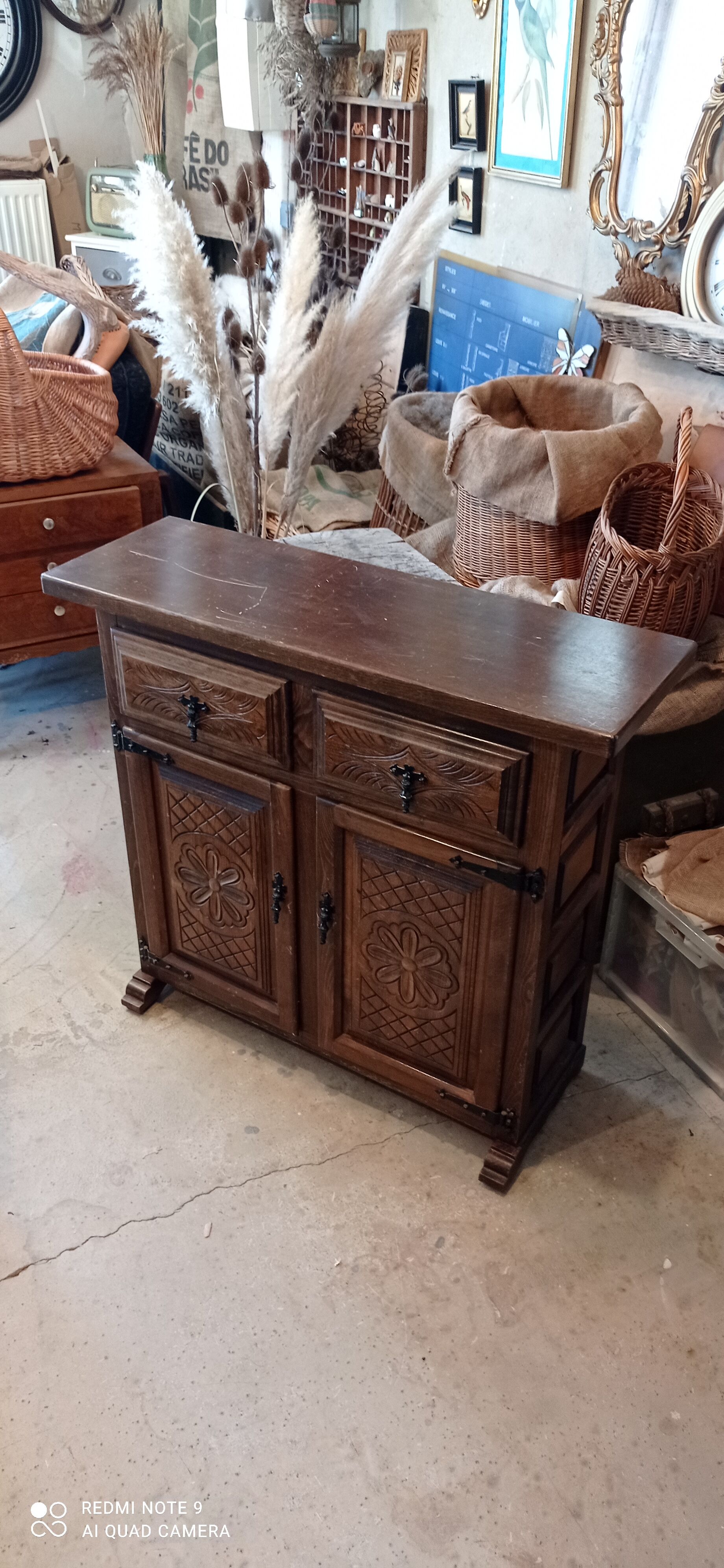 Buffet or small chest of drawers
