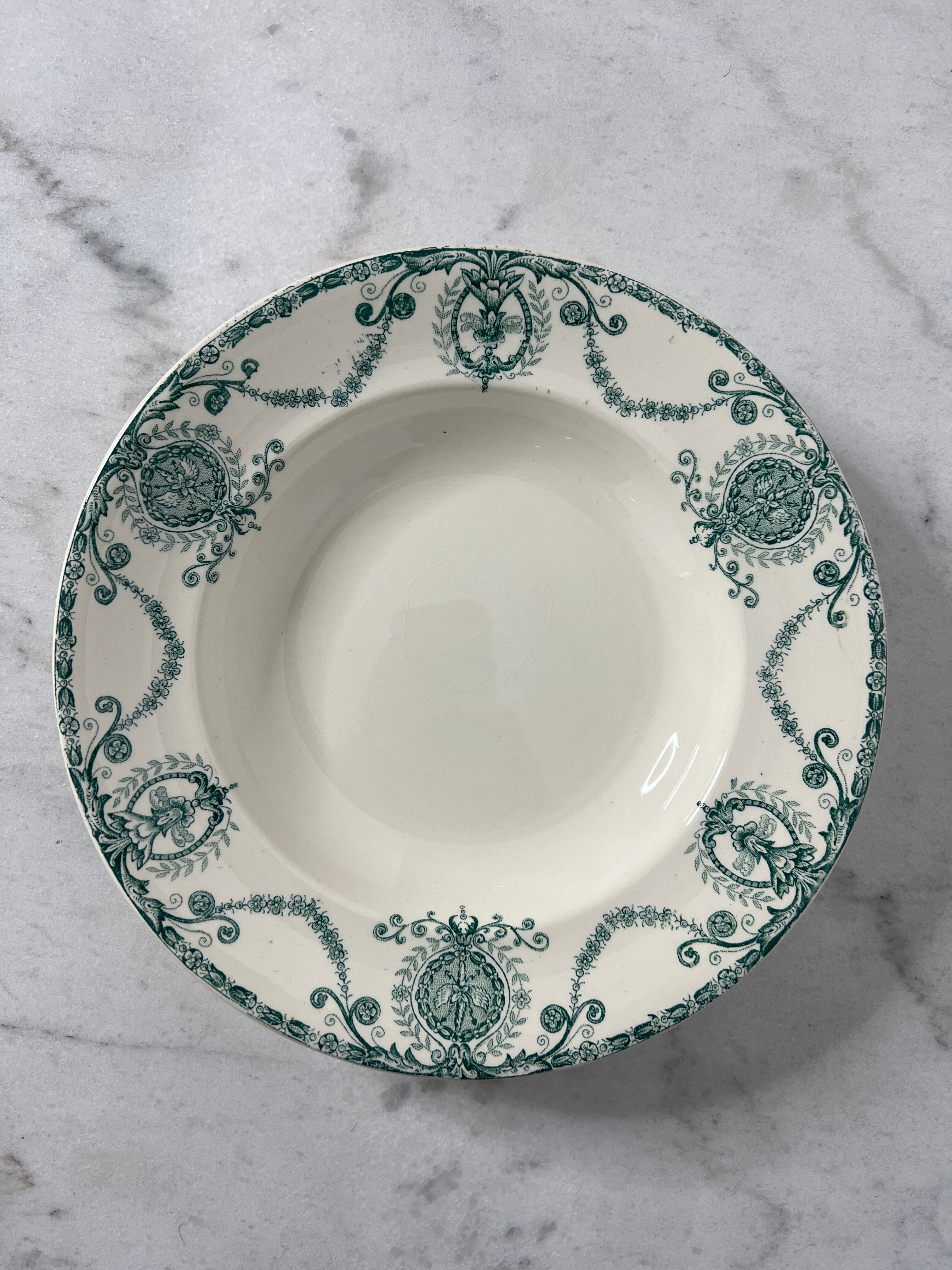 Terre de Fer hollow plate - Pierrefonds company