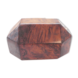 Jewelry box in thuya