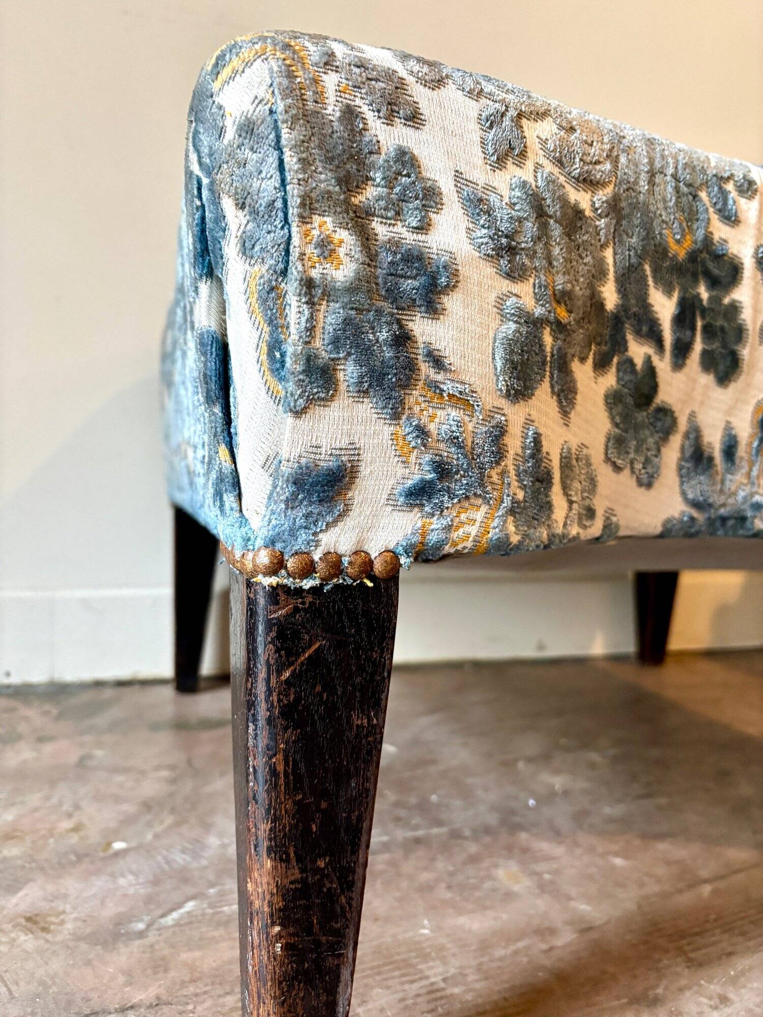 Footstool, pouf in velvet and dark wood