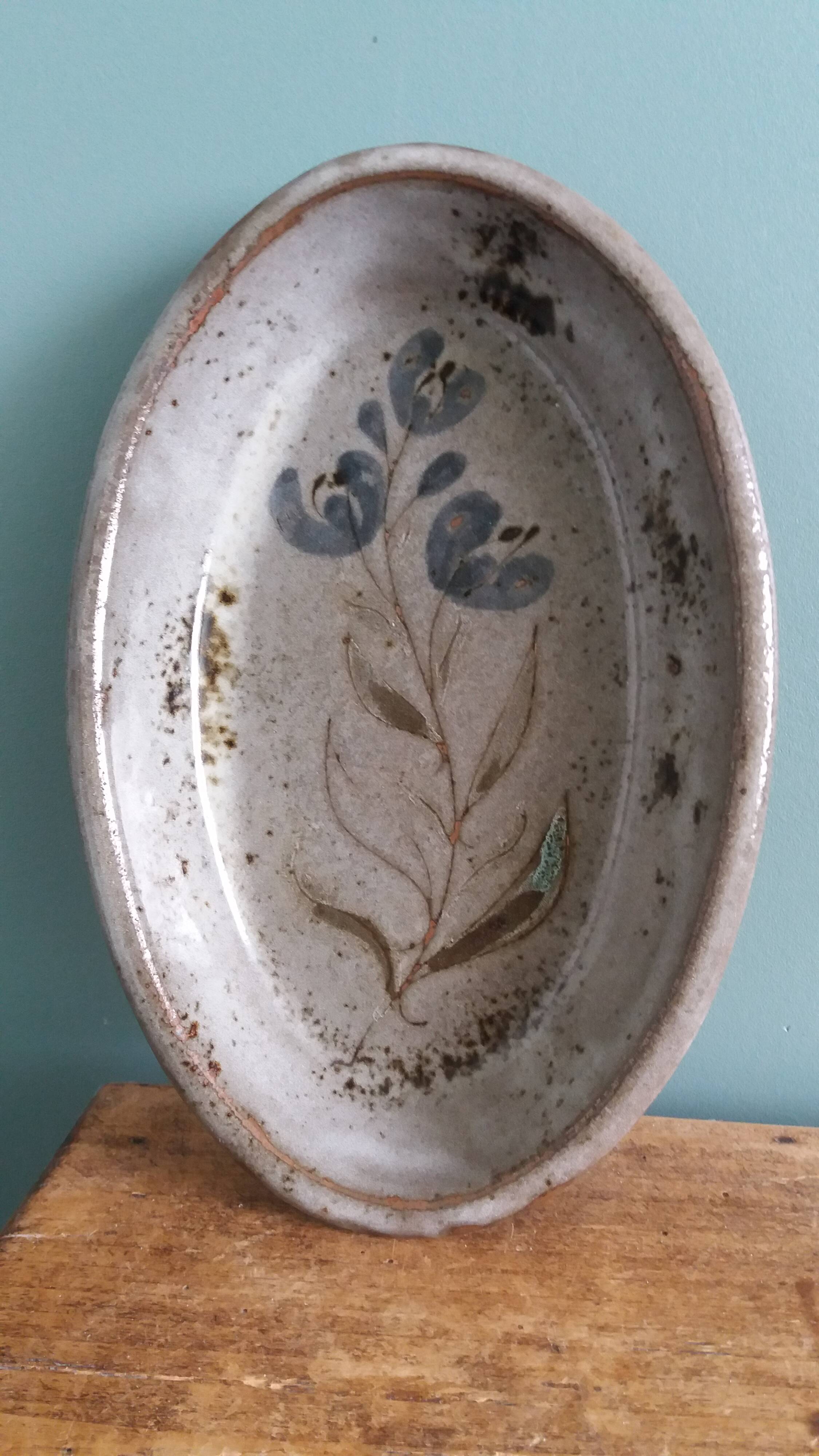 Bowl or small dish signed by Atch Thierry and Chantal Robert in Loir stoneware.