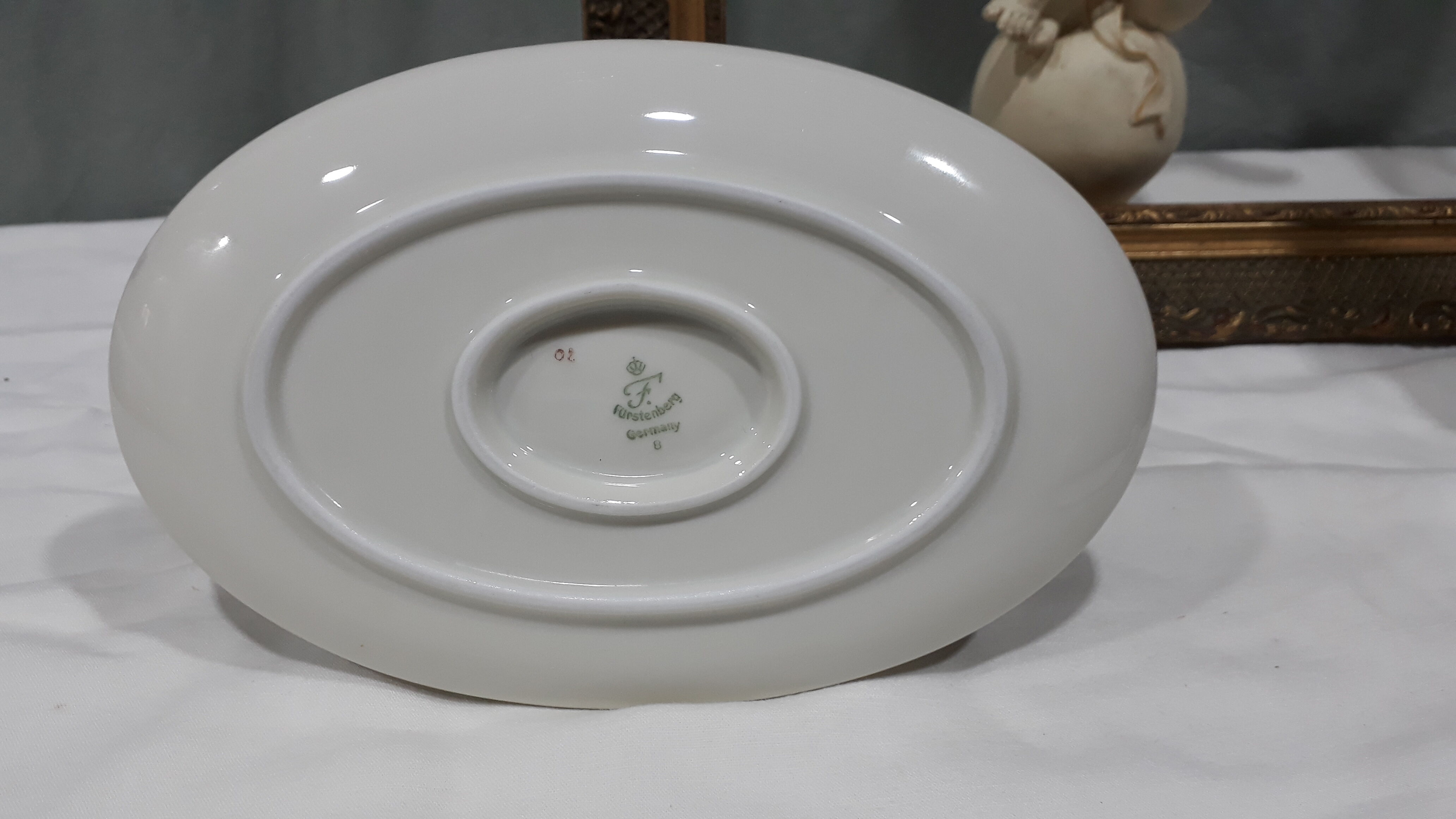 Fürstenberg cream porcelain saucière with golden edging