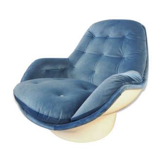 Chair Yoga of Michel Cadestin for Airborne