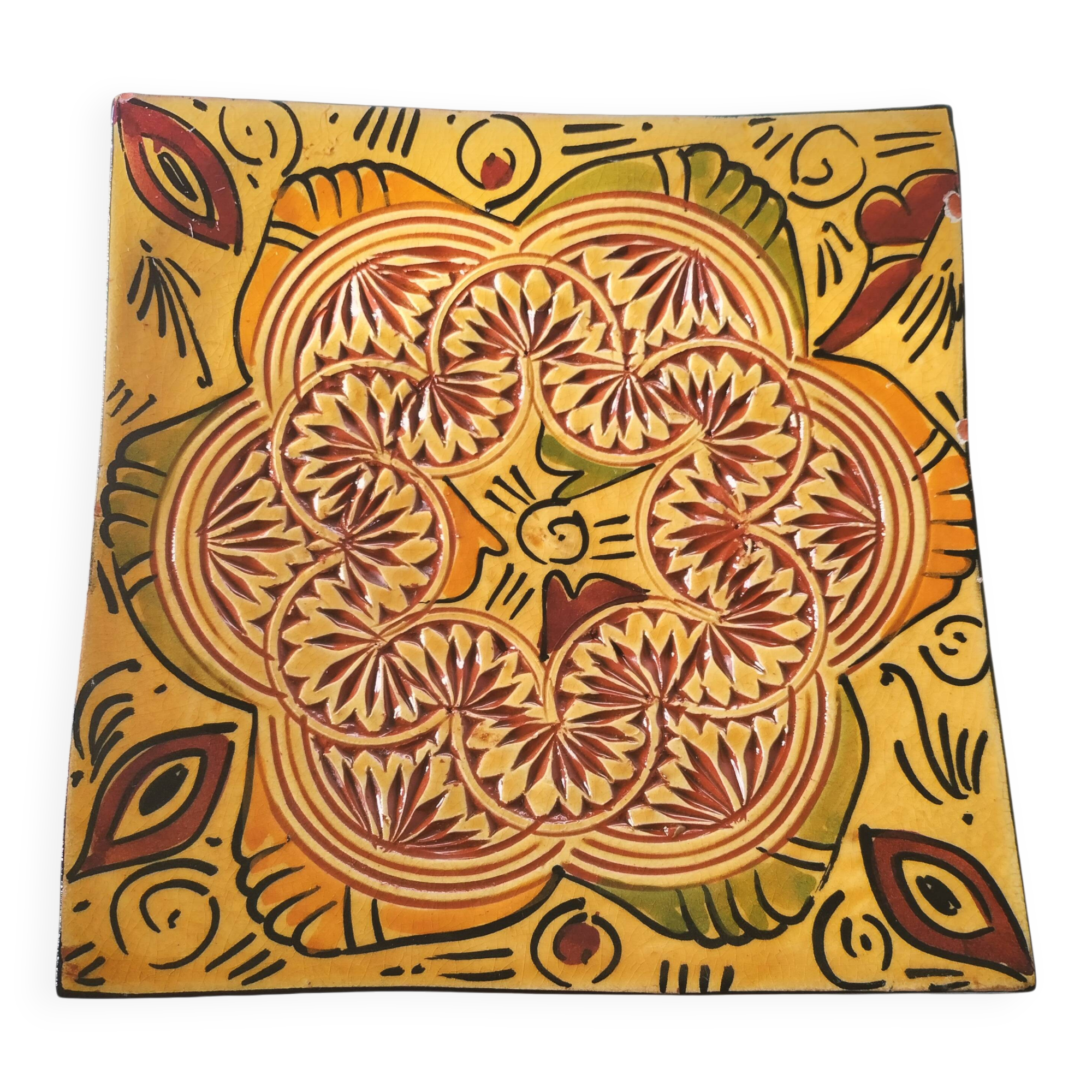 Safi earthenware trinket dish – hand-incised and glazed decoration