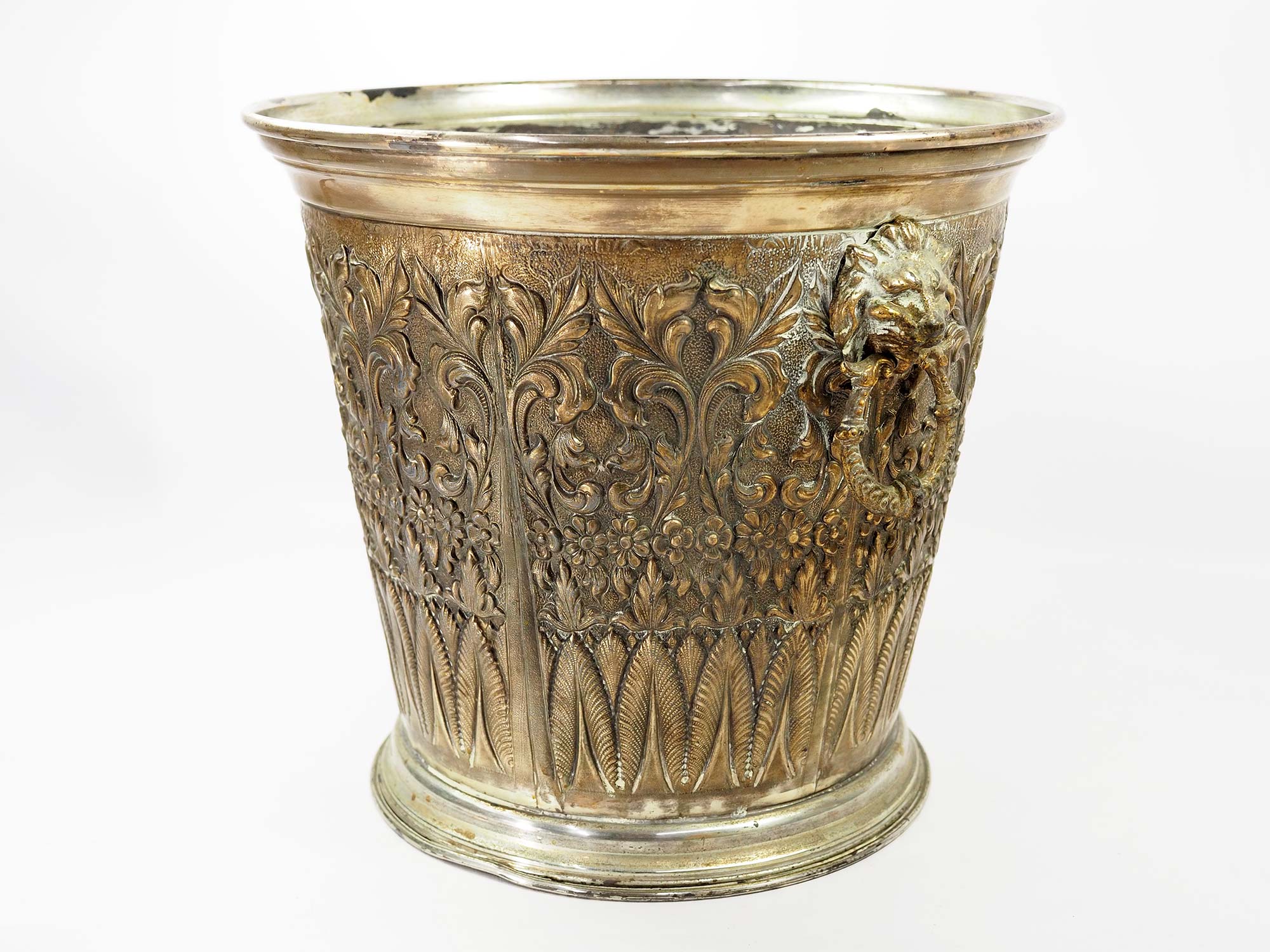 Champagne bucket in brass regrowth silver with lion handles, 1900s