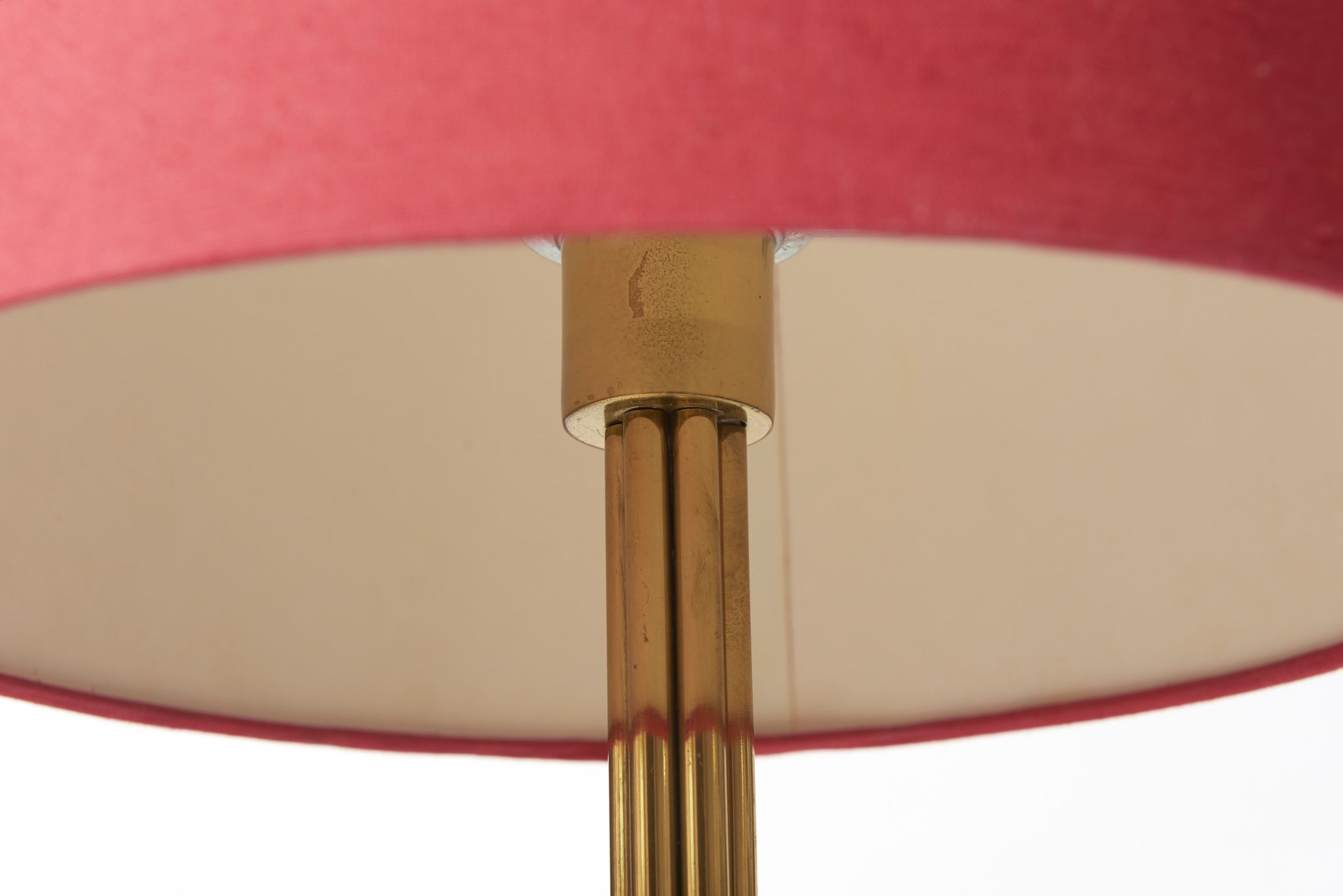 Lampadaire des années 1950 en bois clair et laiton