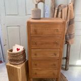 Vintage chest of drawers in light wood – natural elegance