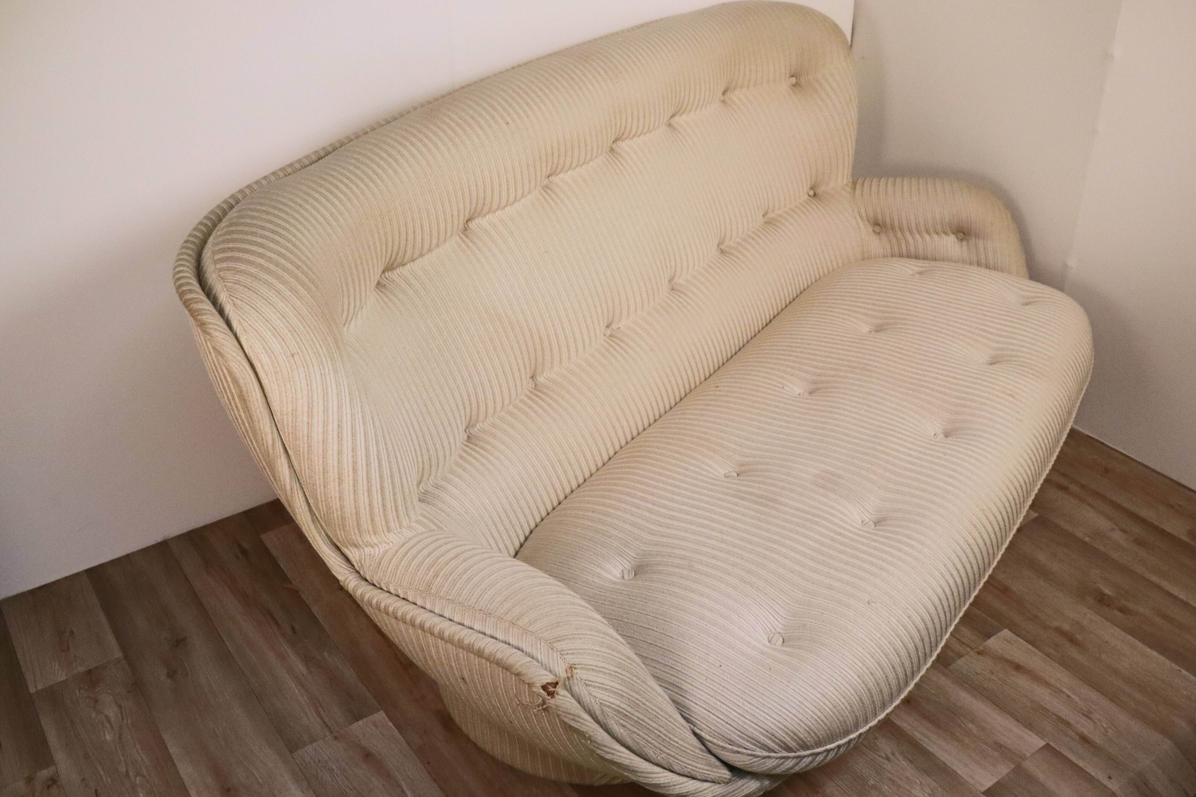 Vintage sofa "Karaté" by Michel Cadestin Airborne edition 1970