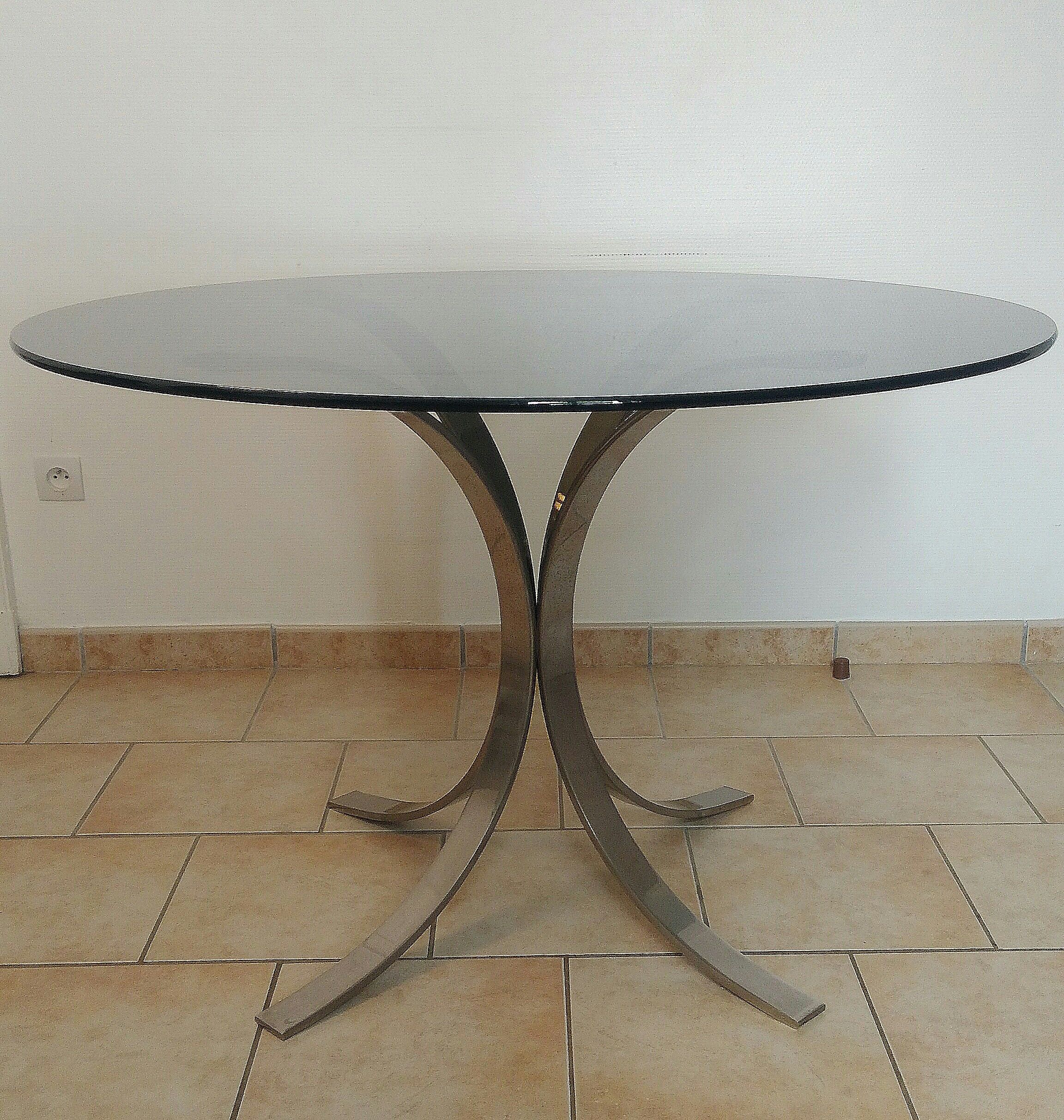 Roundtable Osvaldo glass of the 1970s