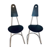 2 chairs cantilevered