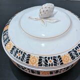 St Amand soup tureen, Trianon model