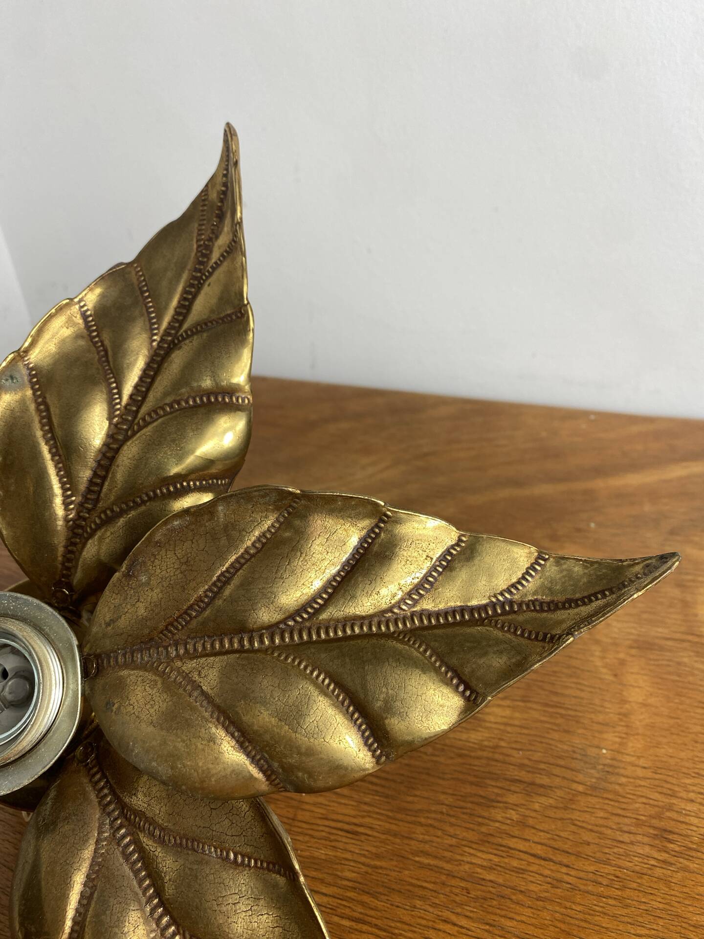 Applique murale fleur, par Willy Daro, 1970