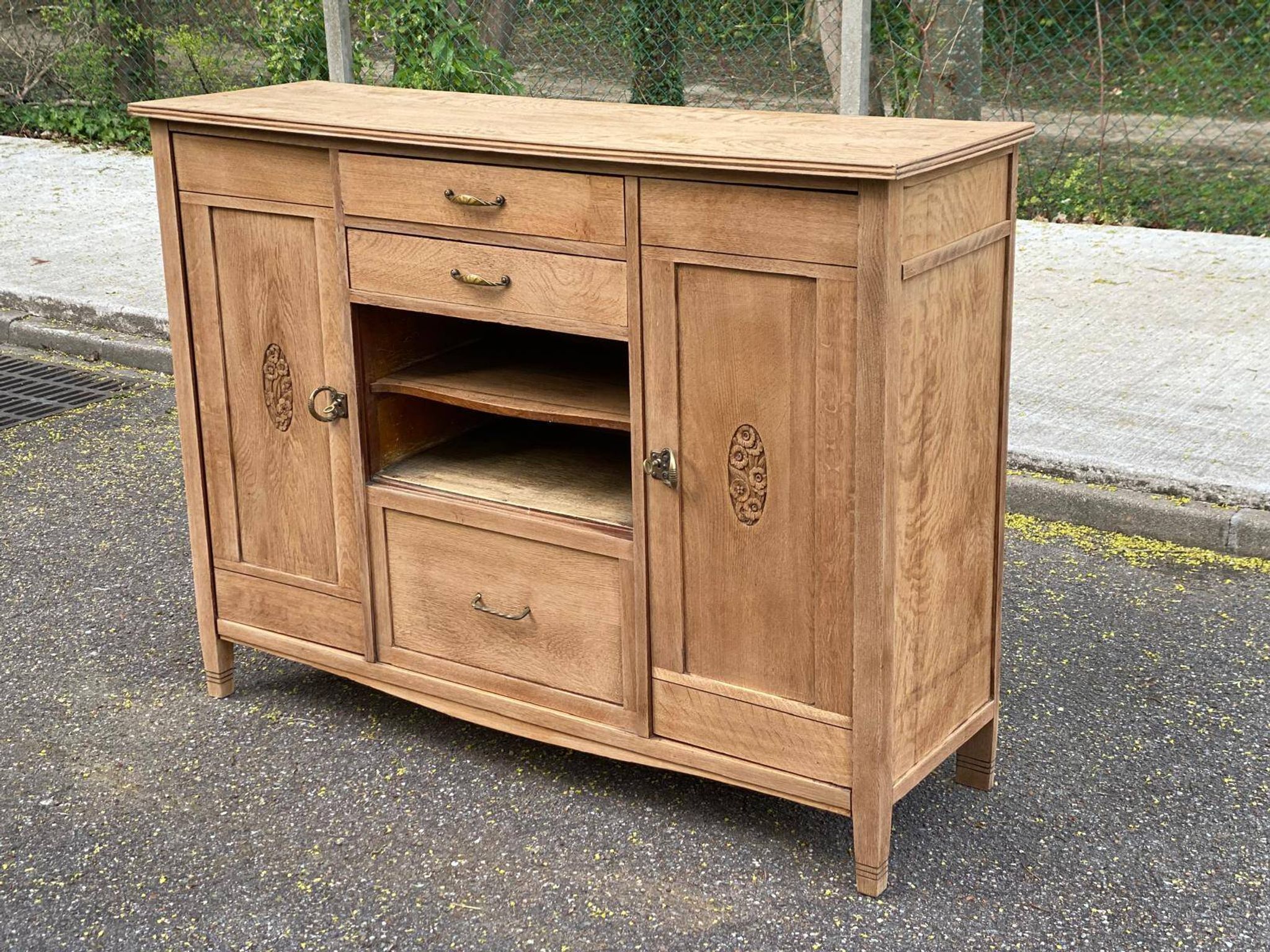 Renovated vintage Art Deco Parisian buffet in wood, 1940, 144cm.