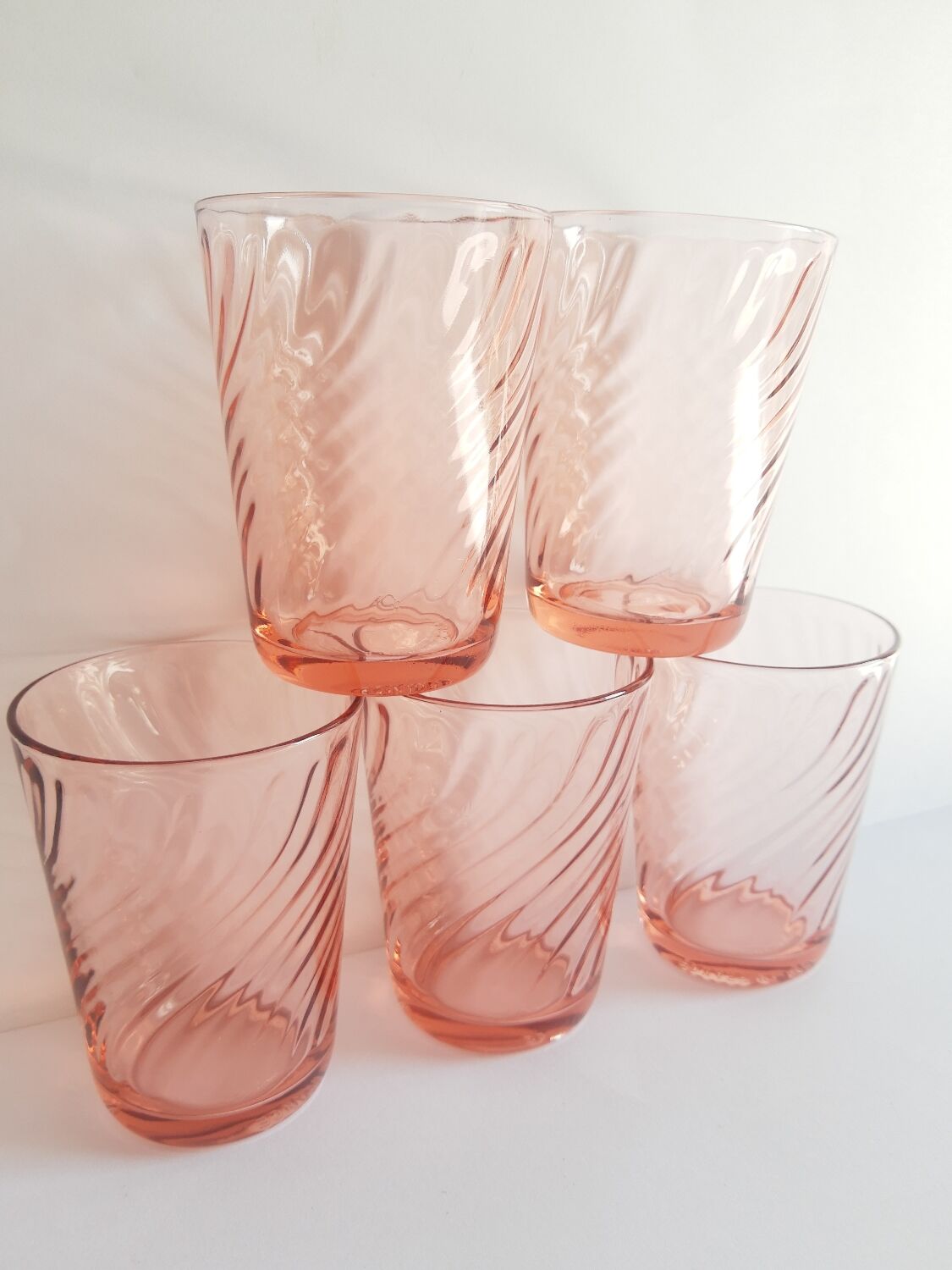 Set of 5 vintage rosaline twisted water glasses