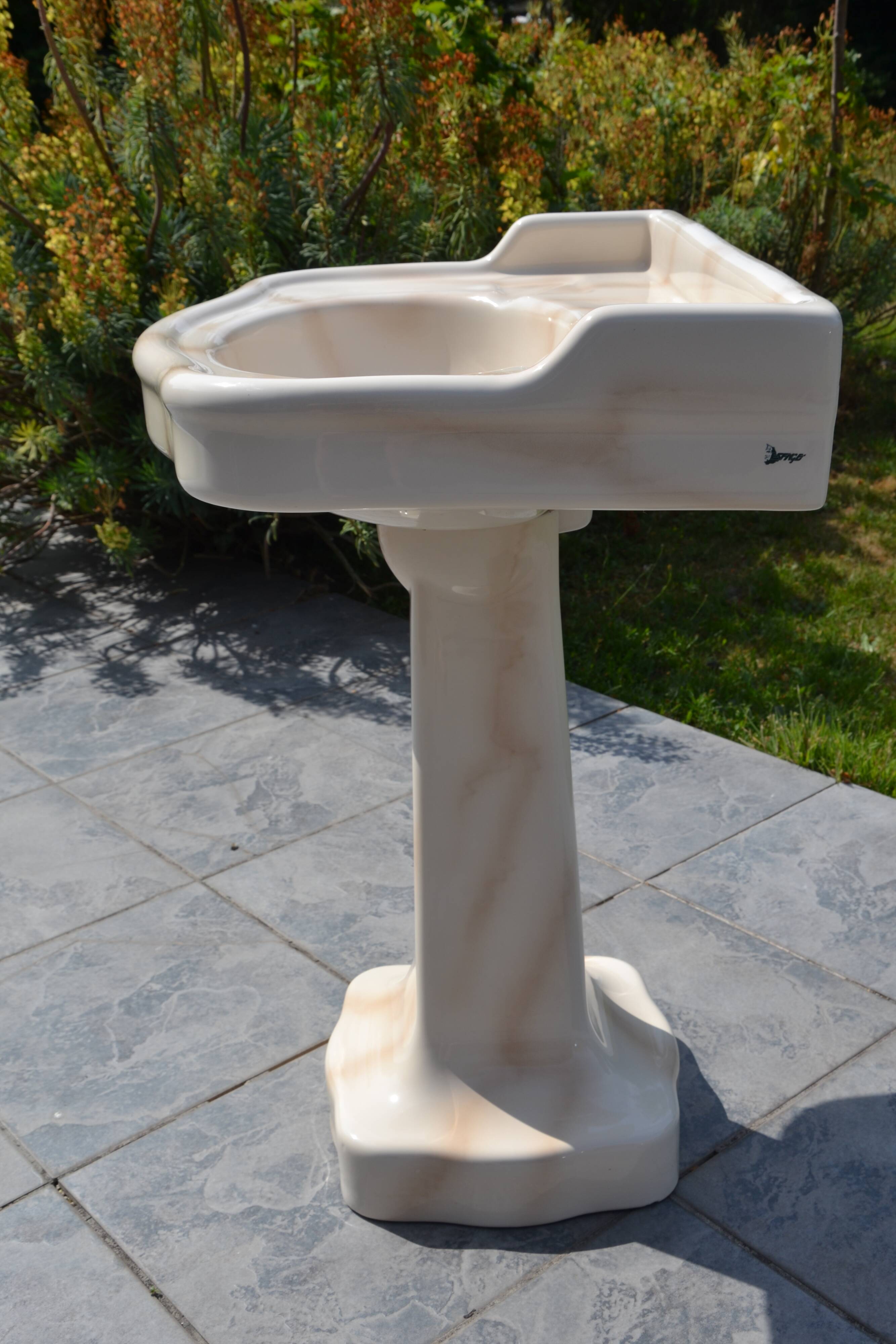 Vintage marbled earthenware sink from the 90s
